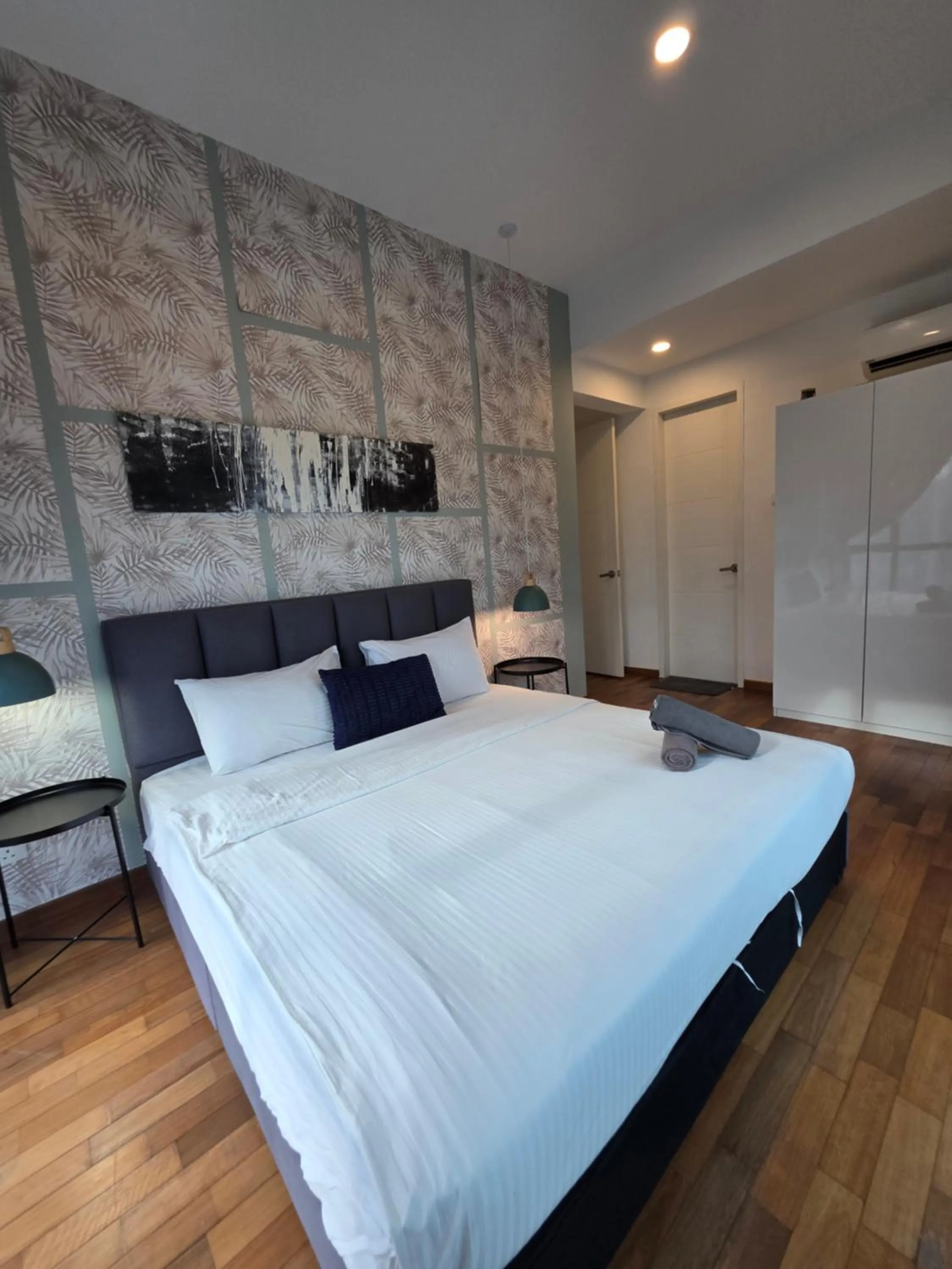 Bed in Reizz Residence by Perkasa