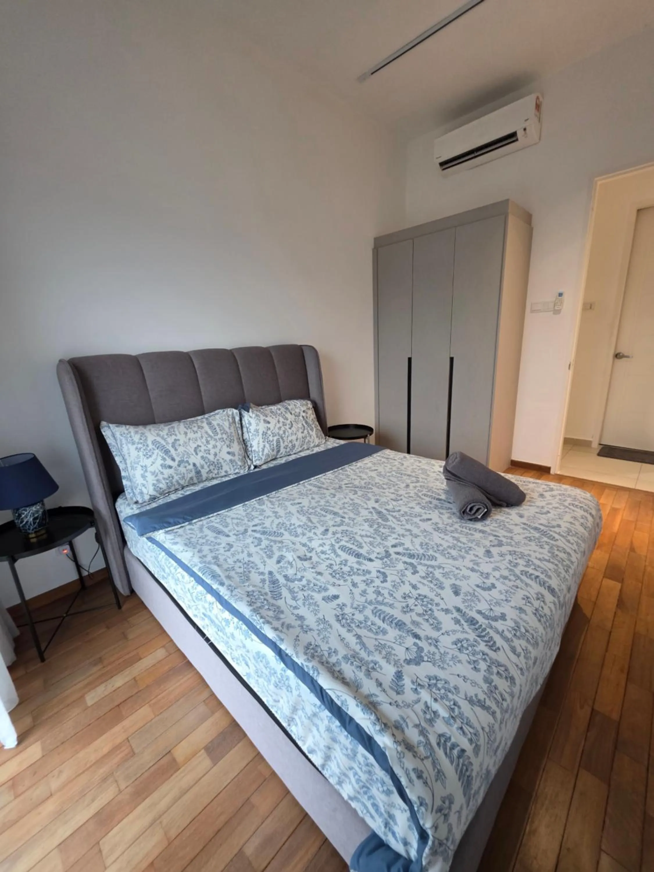 Bed in Reizz Residence by Perkasa