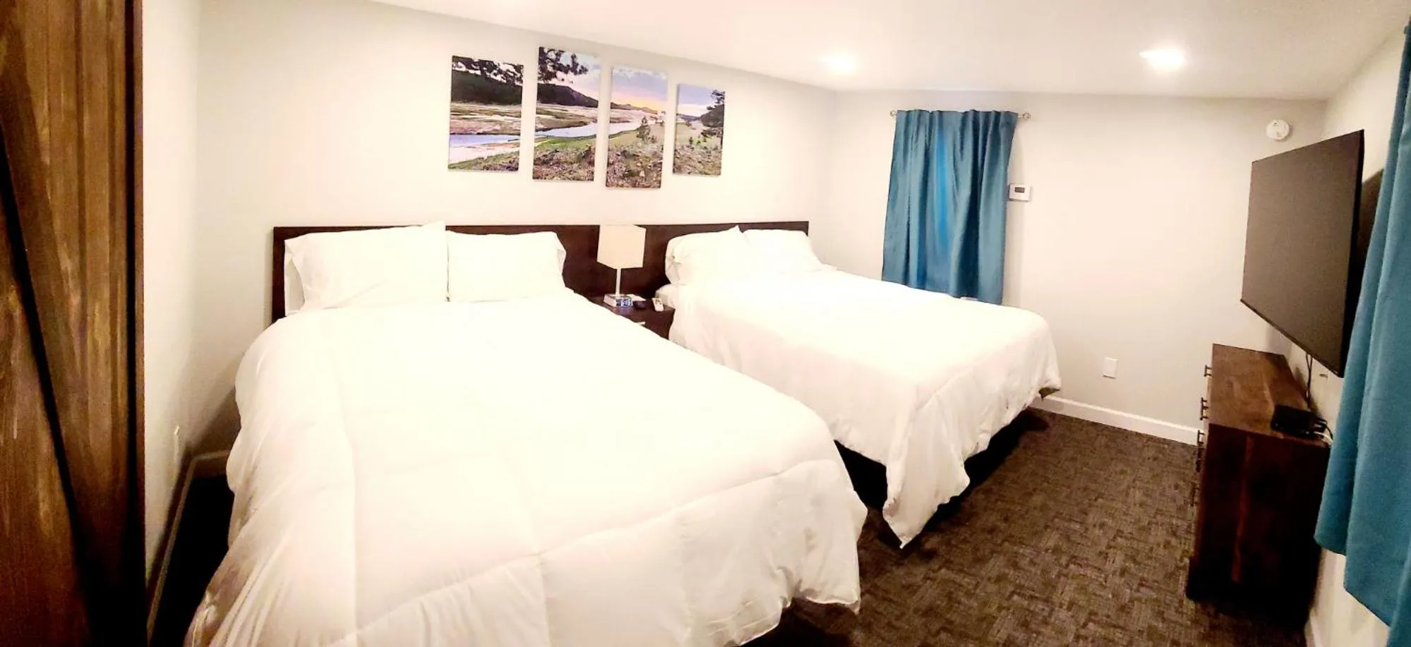 Bed in Snowy Mountain Inn