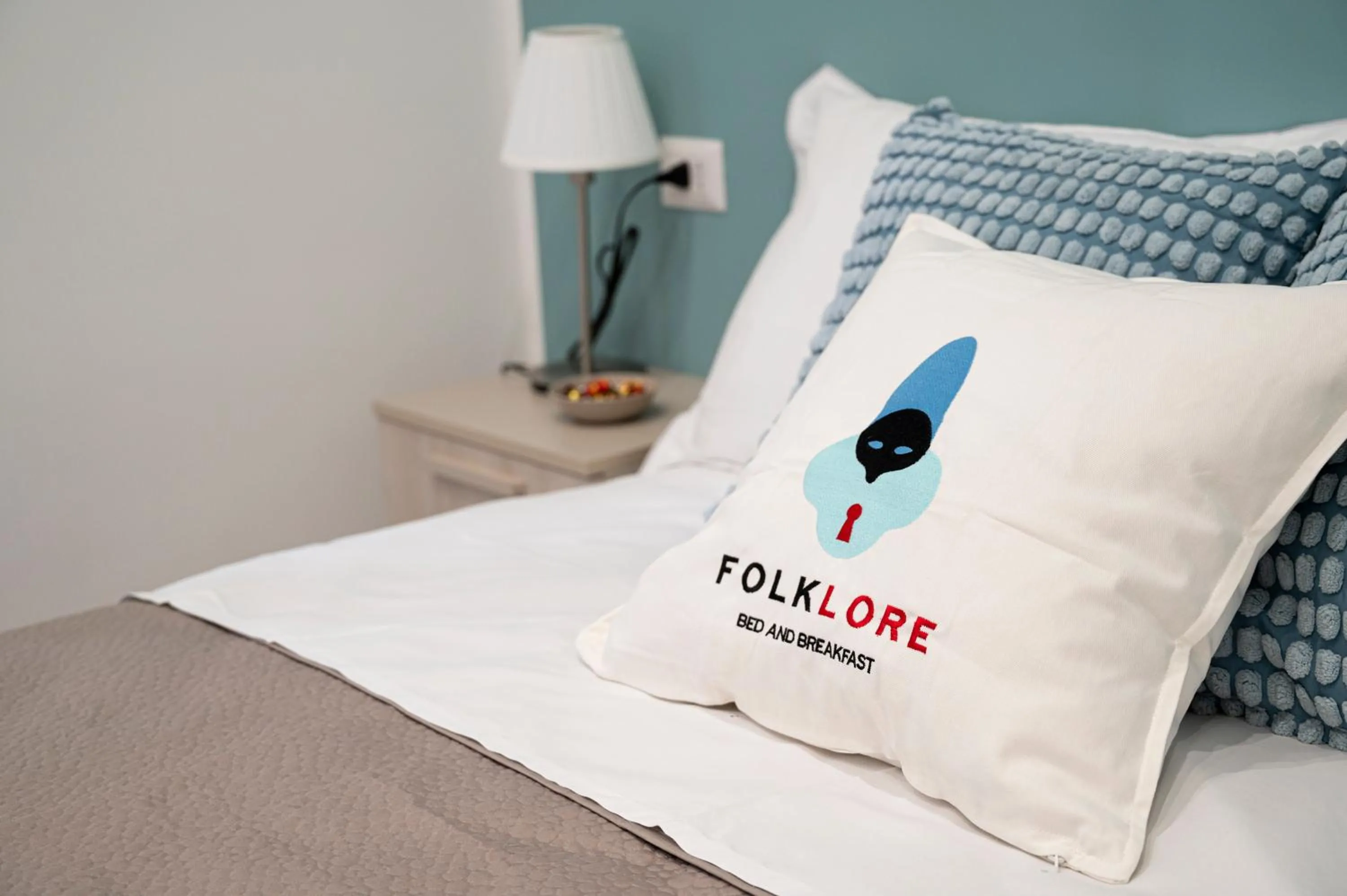 Logo/Certificate/Sign, Bed in Folklore B&B