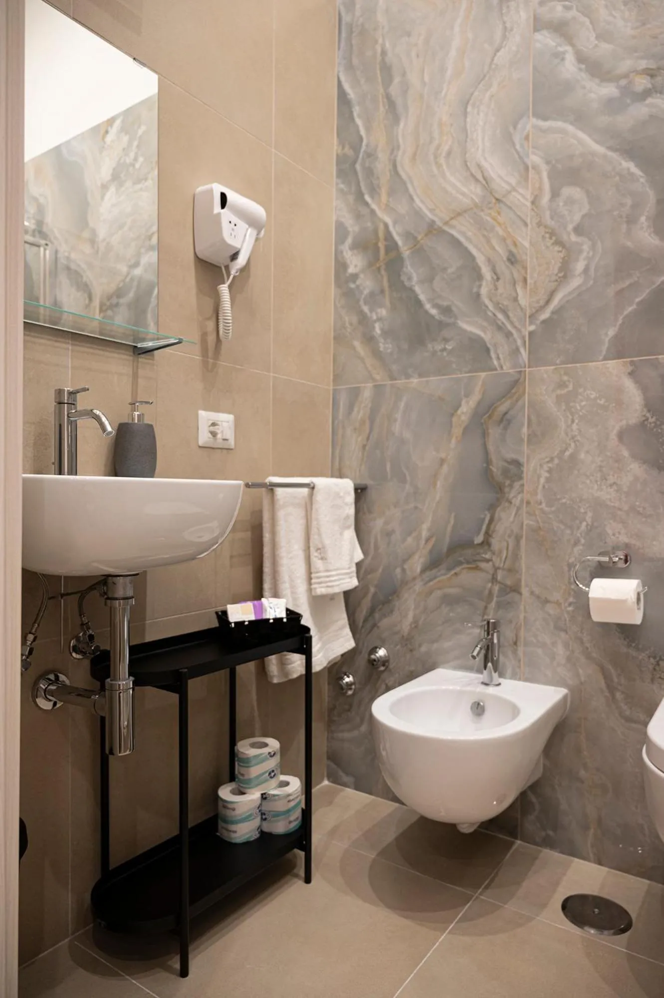 Bathroom in Folklore B&B