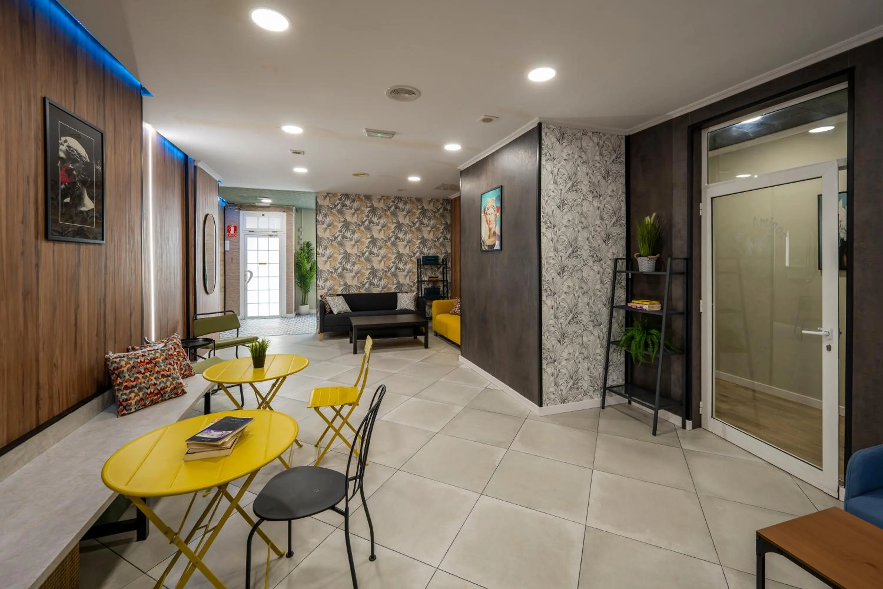 Seating area in SOM Hostel Valencia