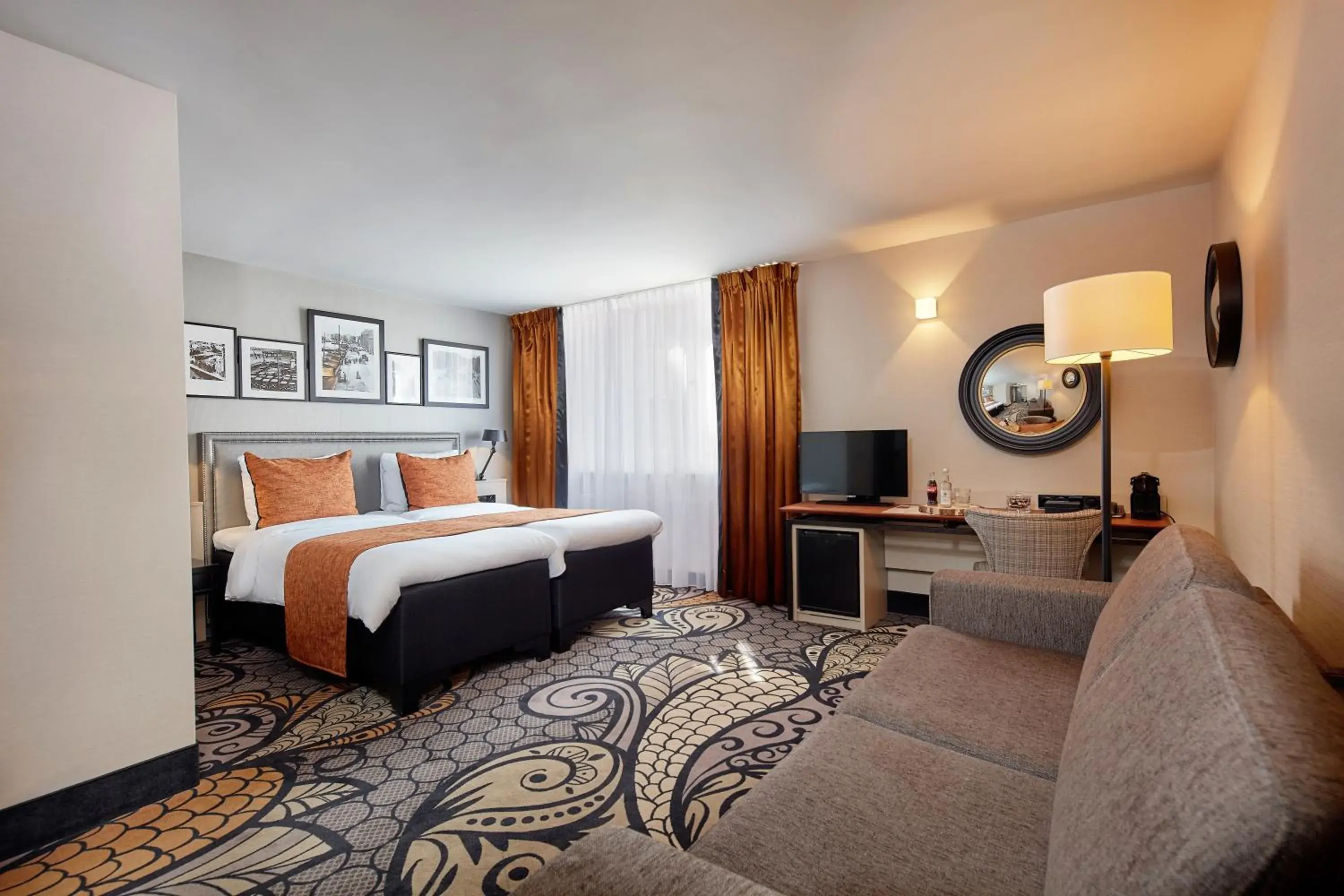 Family Room in Carlton Square Hotel Family Room in Carlton Square Hotel