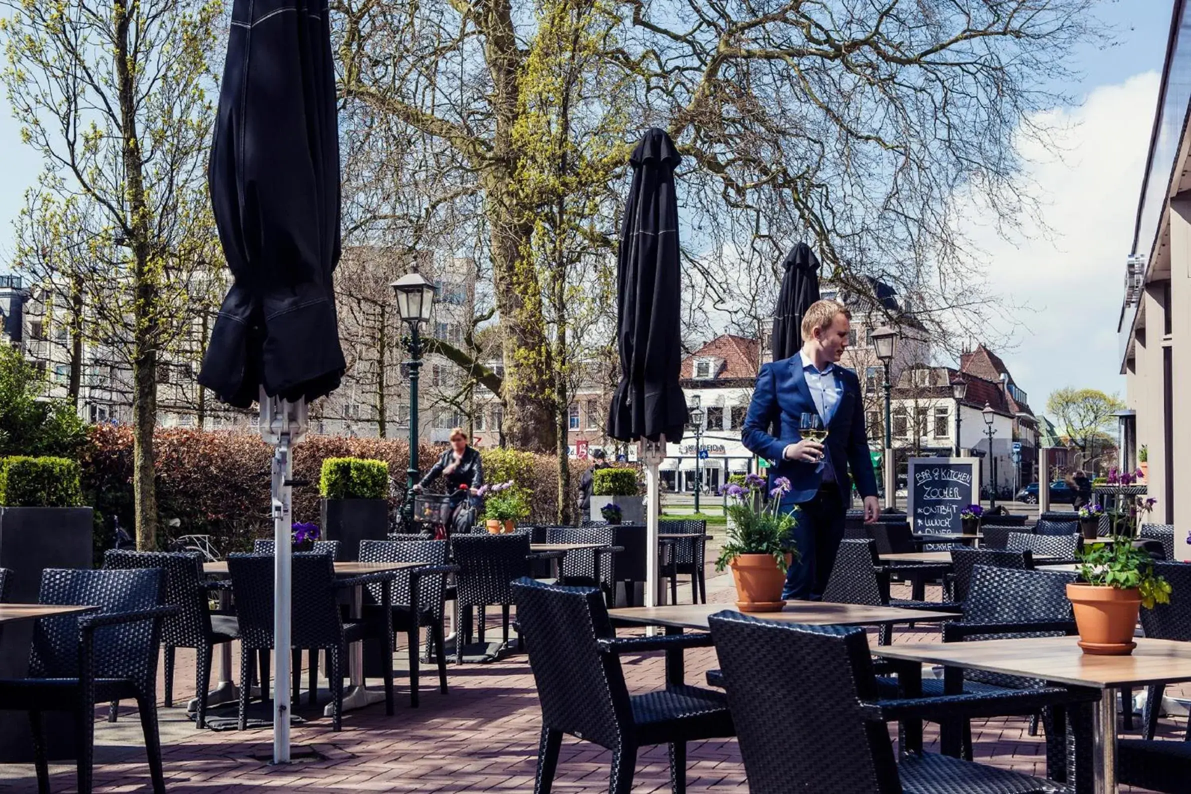 Restaurant/places to eat in Carlton Square Hotel Restaurant/places to eat in Carlton Square Hotel