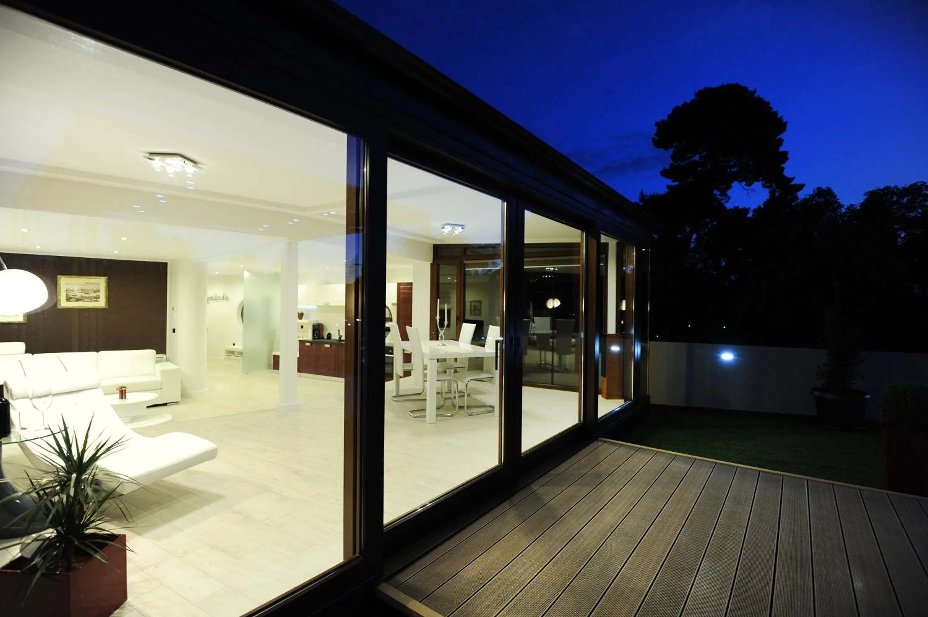 Night in Feel Good Penthouse With Jacuzzi