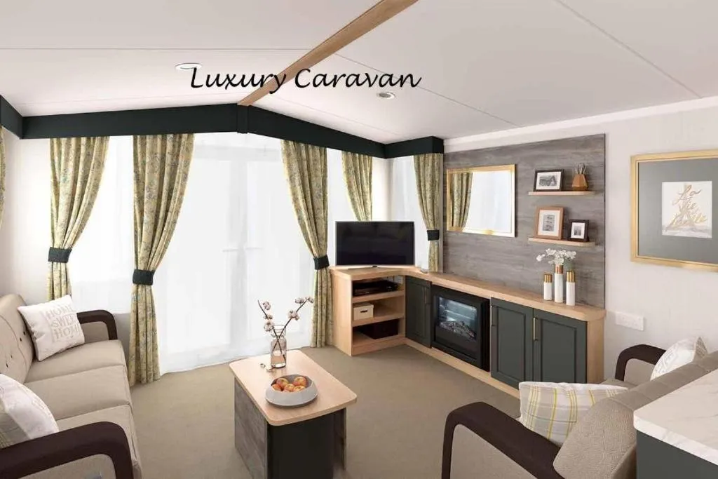 Communal lounge/ TV room in Inverbeg Holiday Park