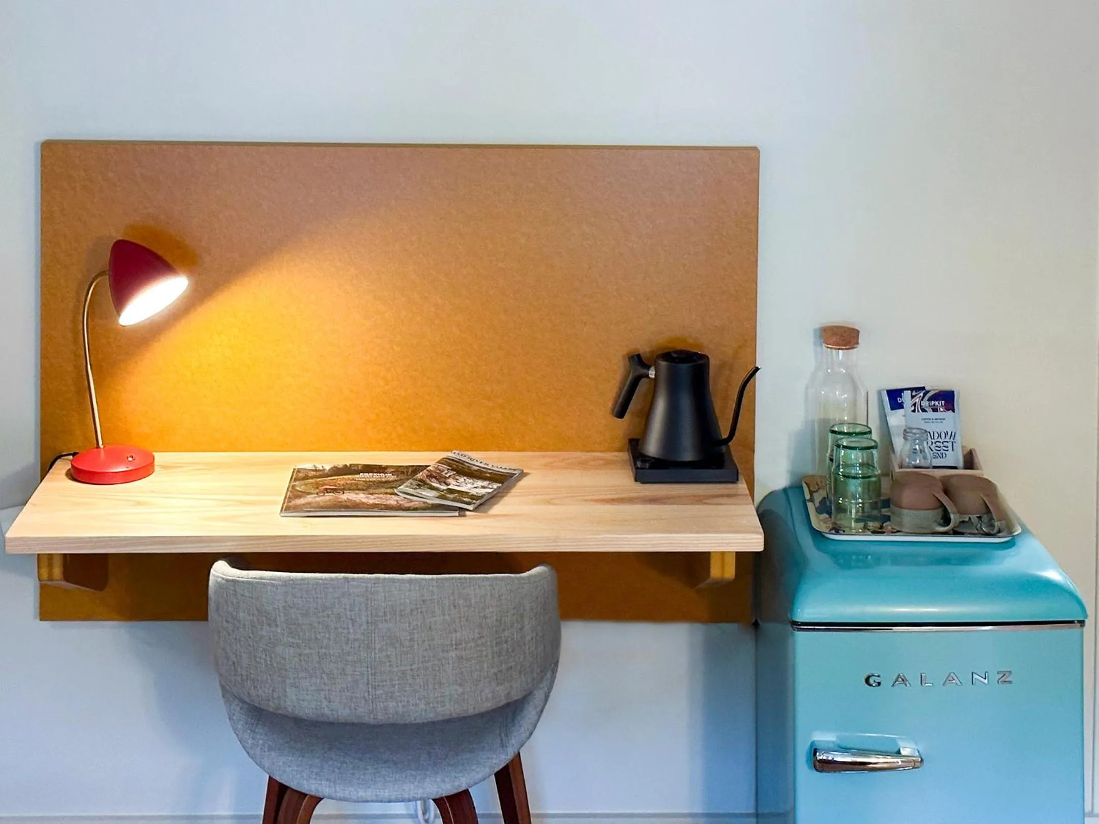 Coffee/tea facilities in Madbush Falls