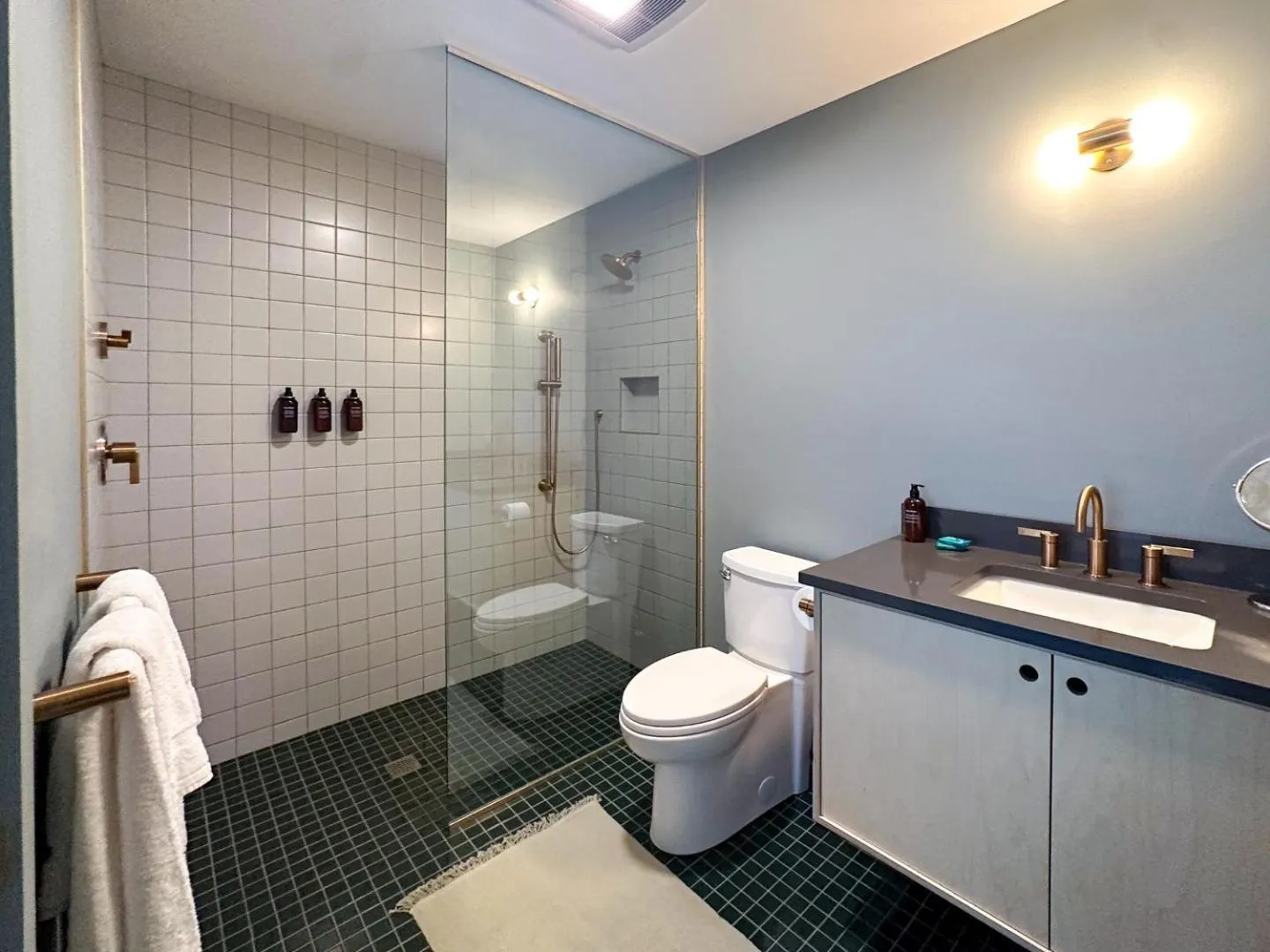 Bathroom in Madbush Falls