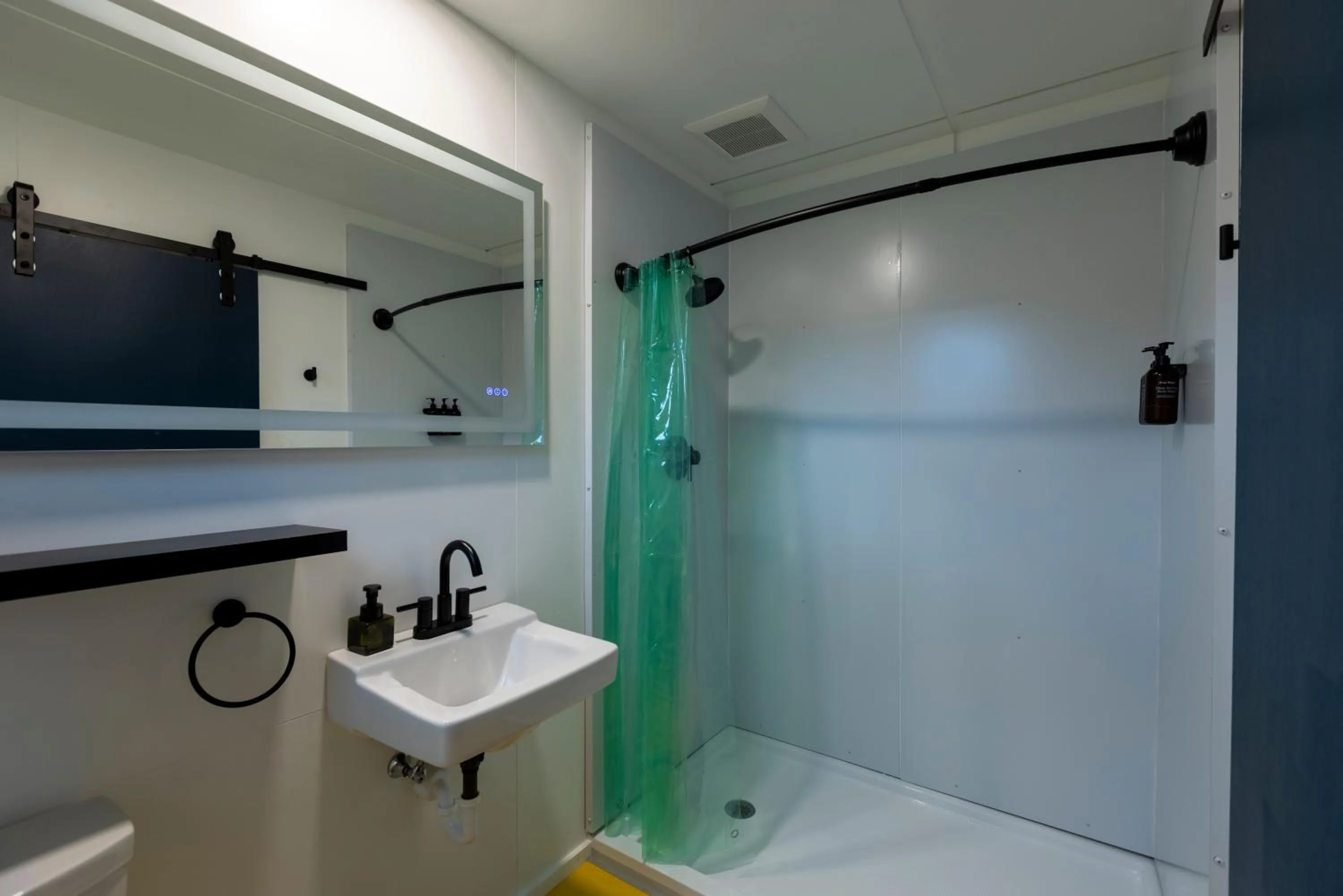 Bathroom in Madbush Falls