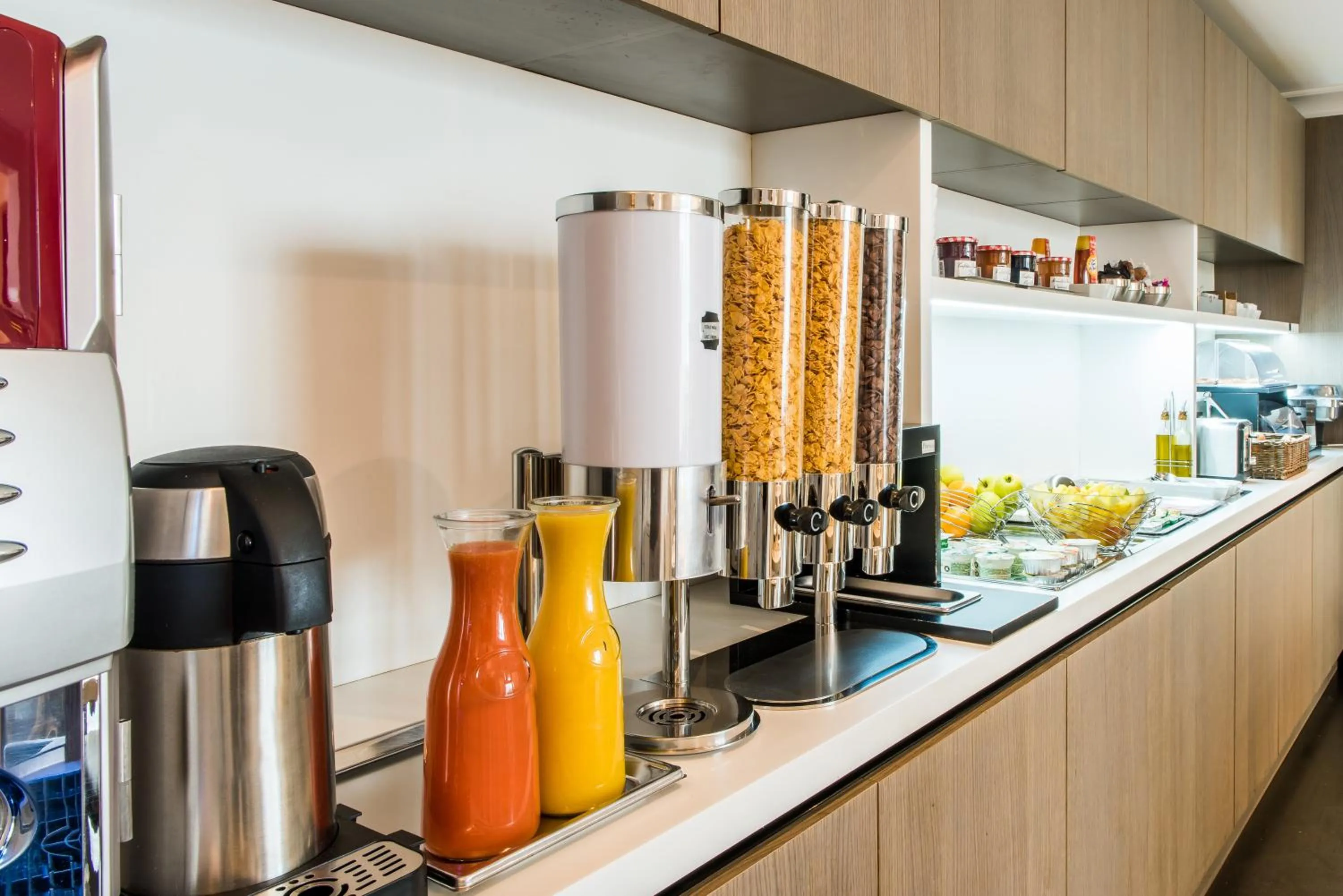 Buffet breakfast in Hôtel le Royal Rive Gauche