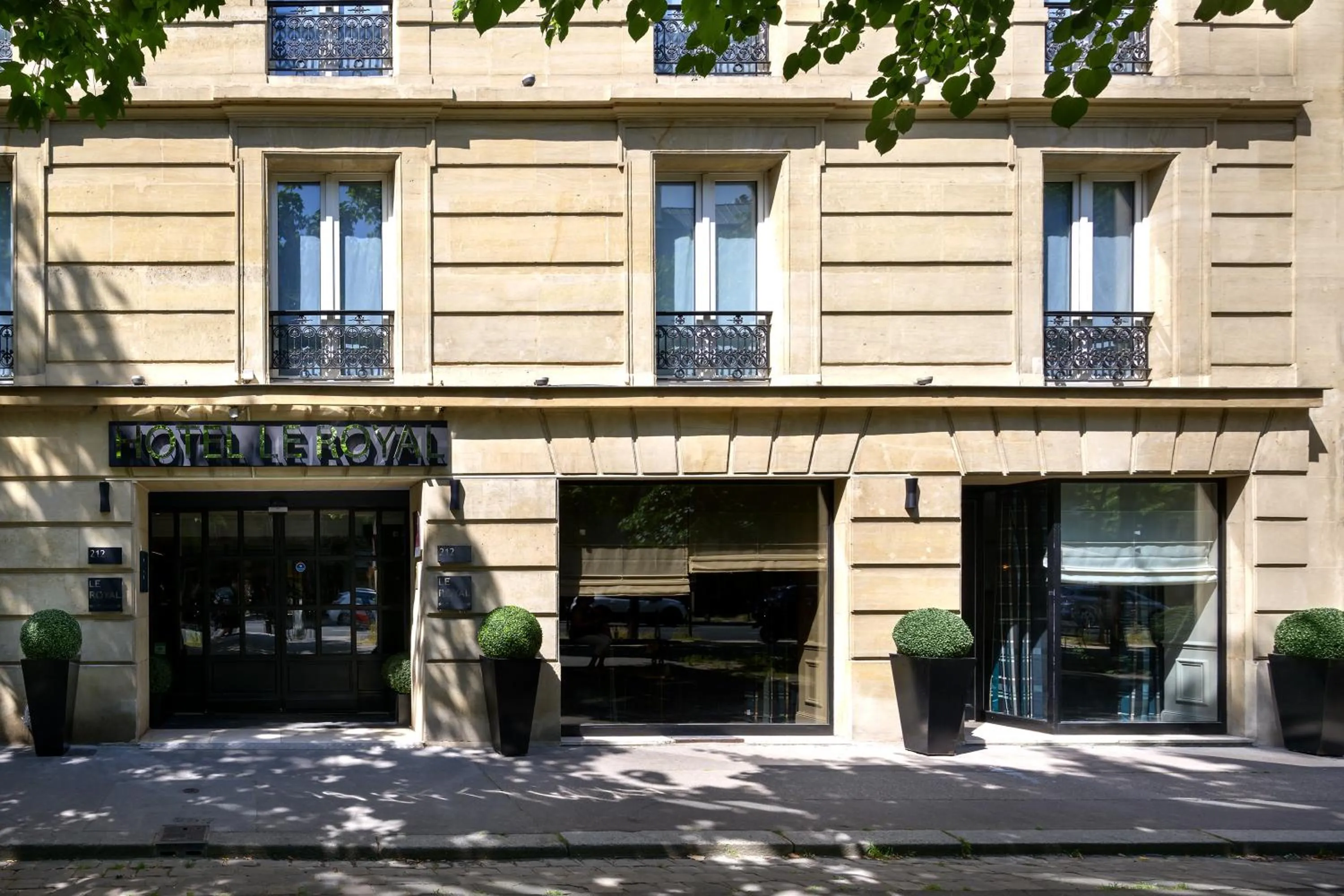 Property building in Hôtel le Royal Rive Gauche