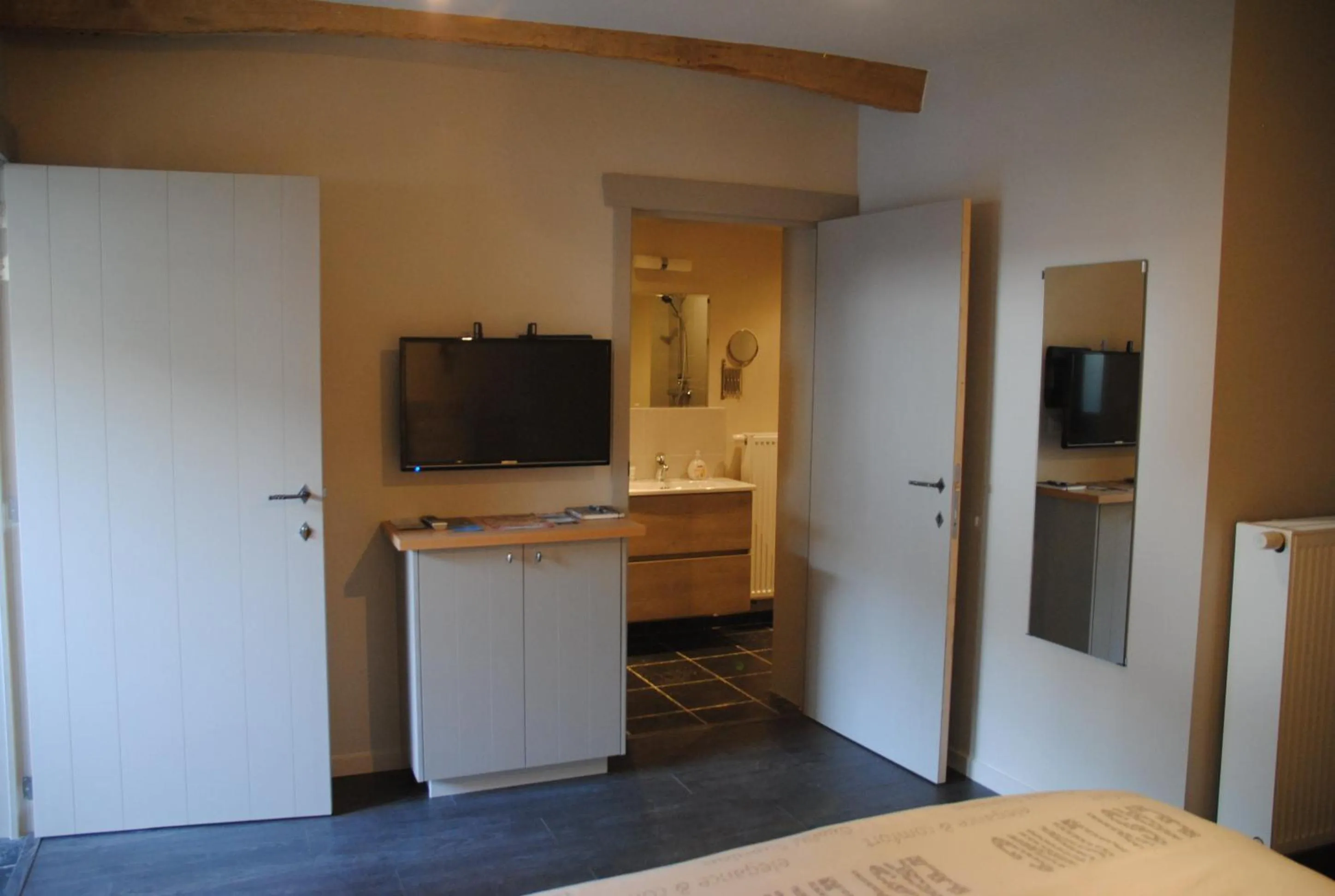 TV and multimedia, Bed in B&B De Oude Winning