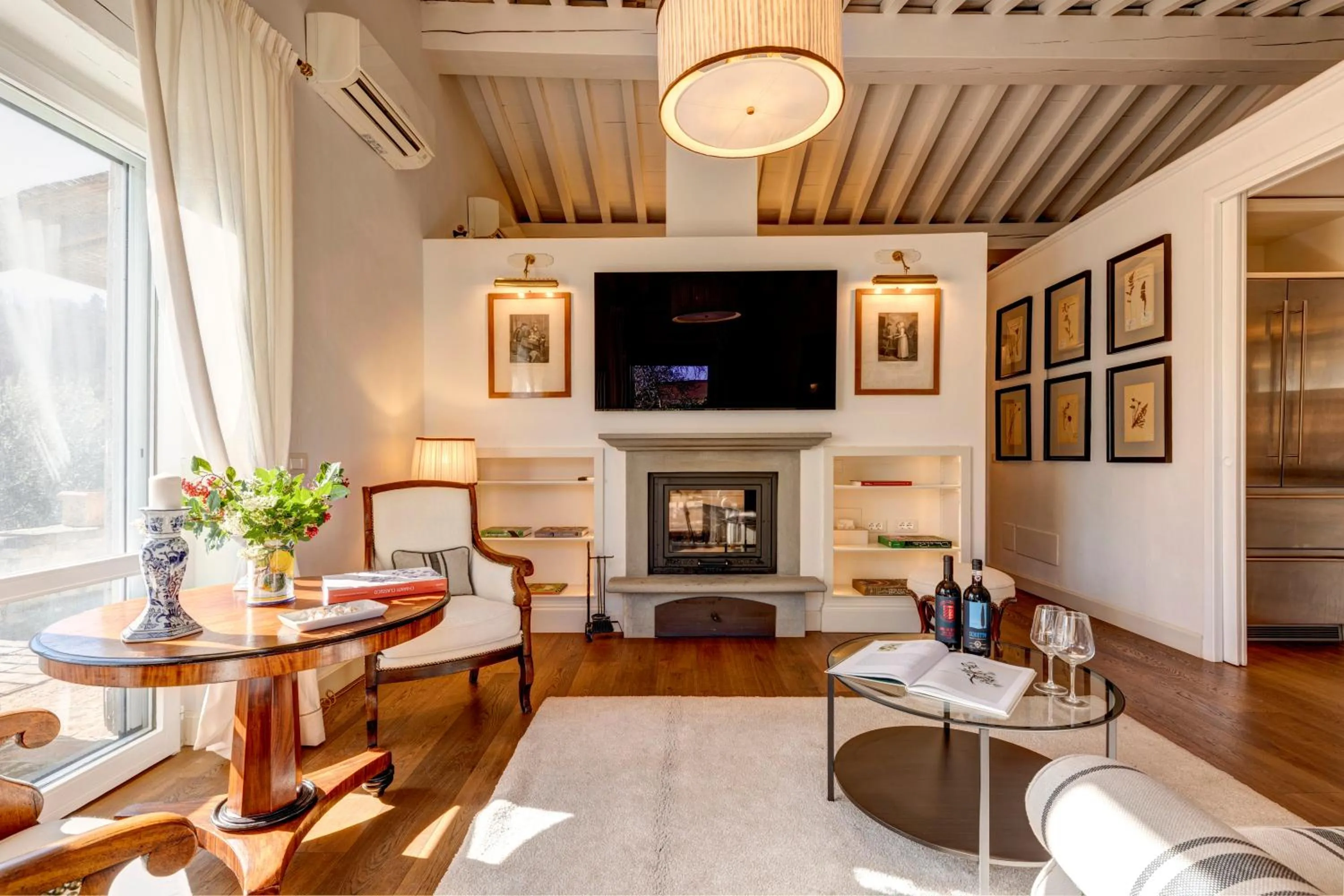 Communal lounge/ TV room in Terre di Baccio