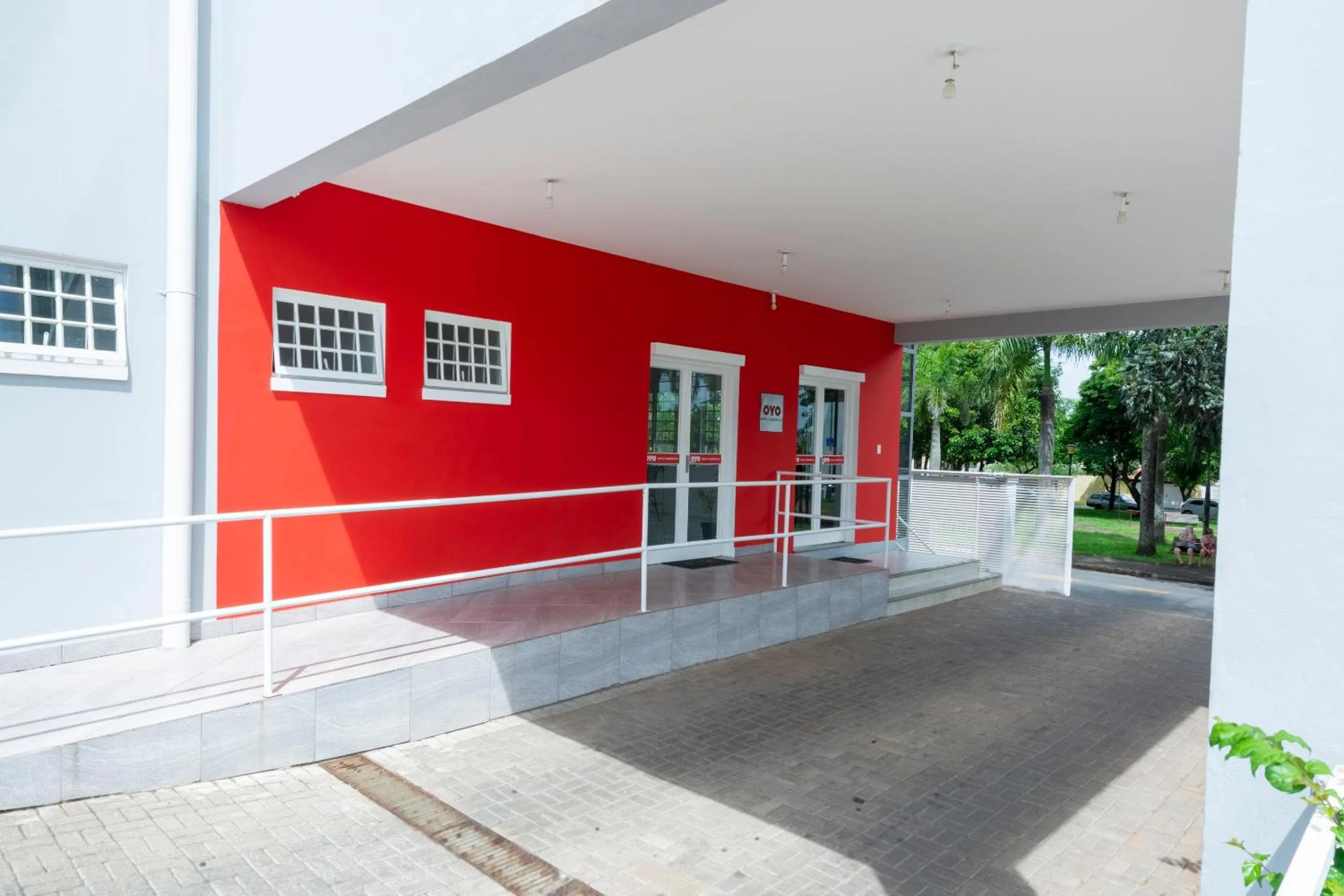 Facade/entrance in OYO Hotel Cosmópolis, Sao Paulo