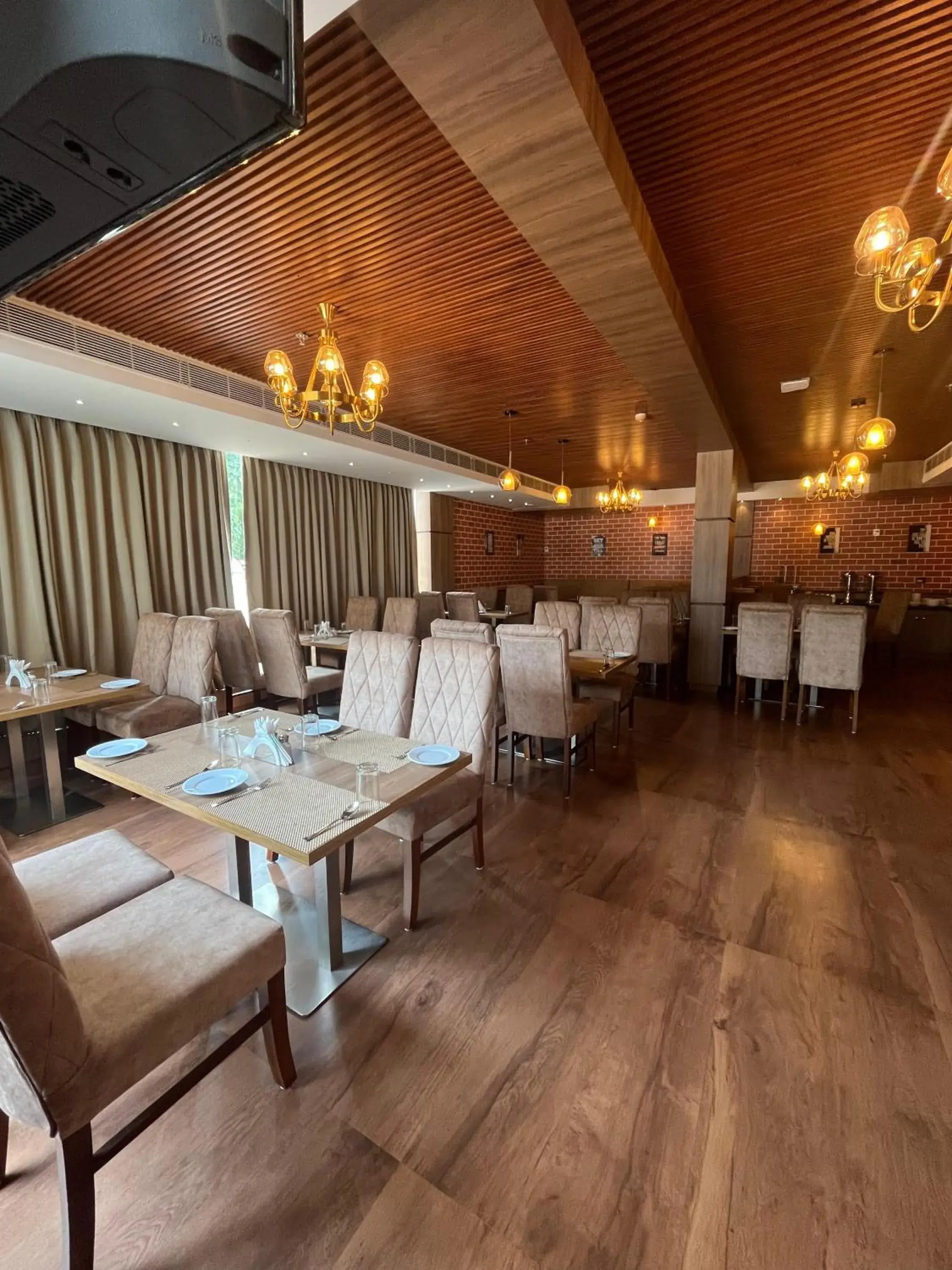 Restaurant/places to eat in MANDARIN SKY Restaurant/places to eat in MANDARIN SKY