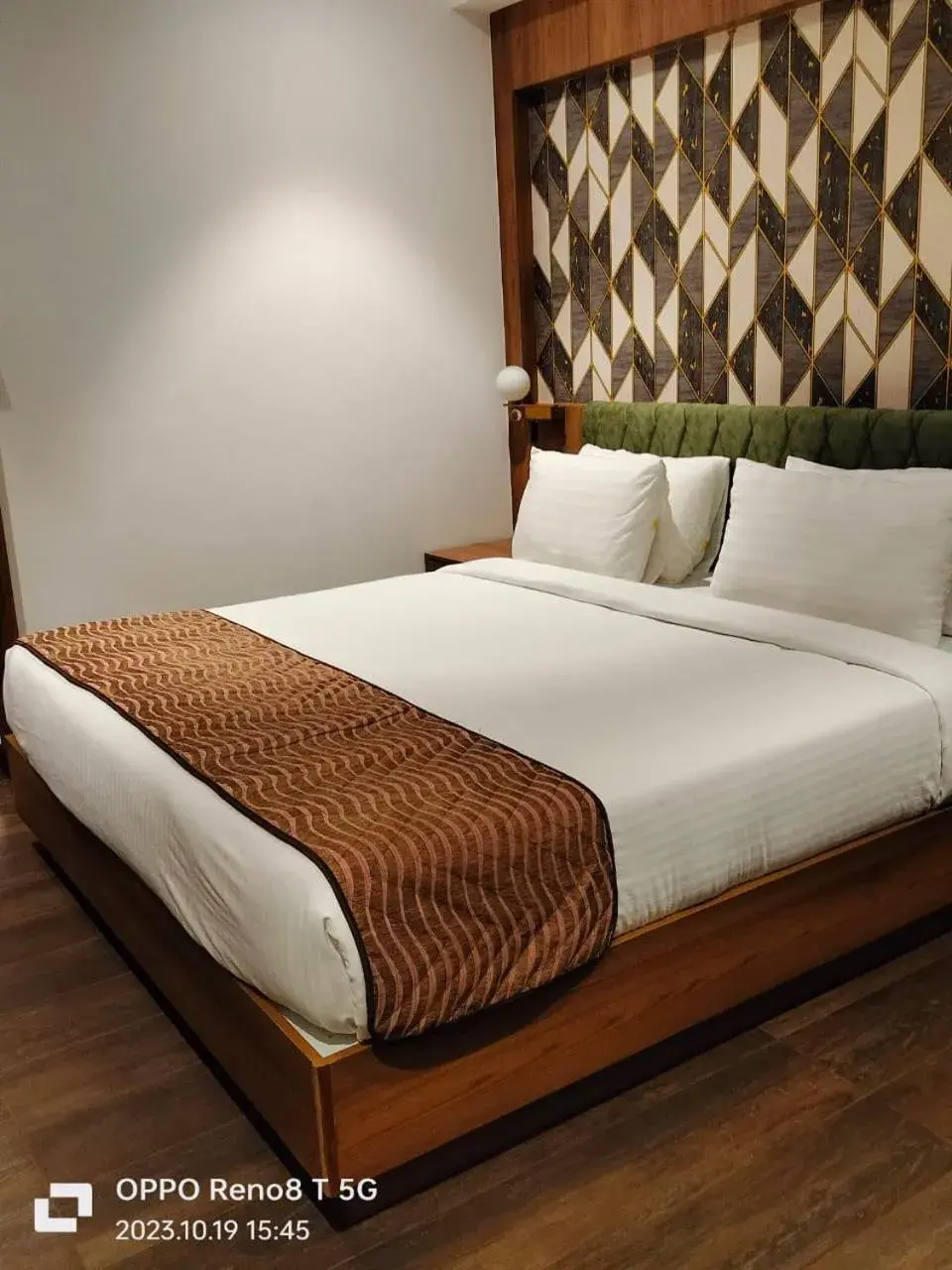 Bed in MANDARIN SKY Bed in MANDARIN SKY