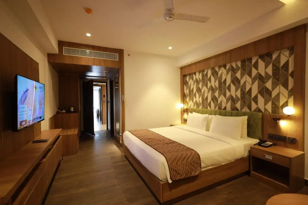 Bedroom, Bed in MANDARIN SKY Bedroom, Bed in MANDARIN SKY