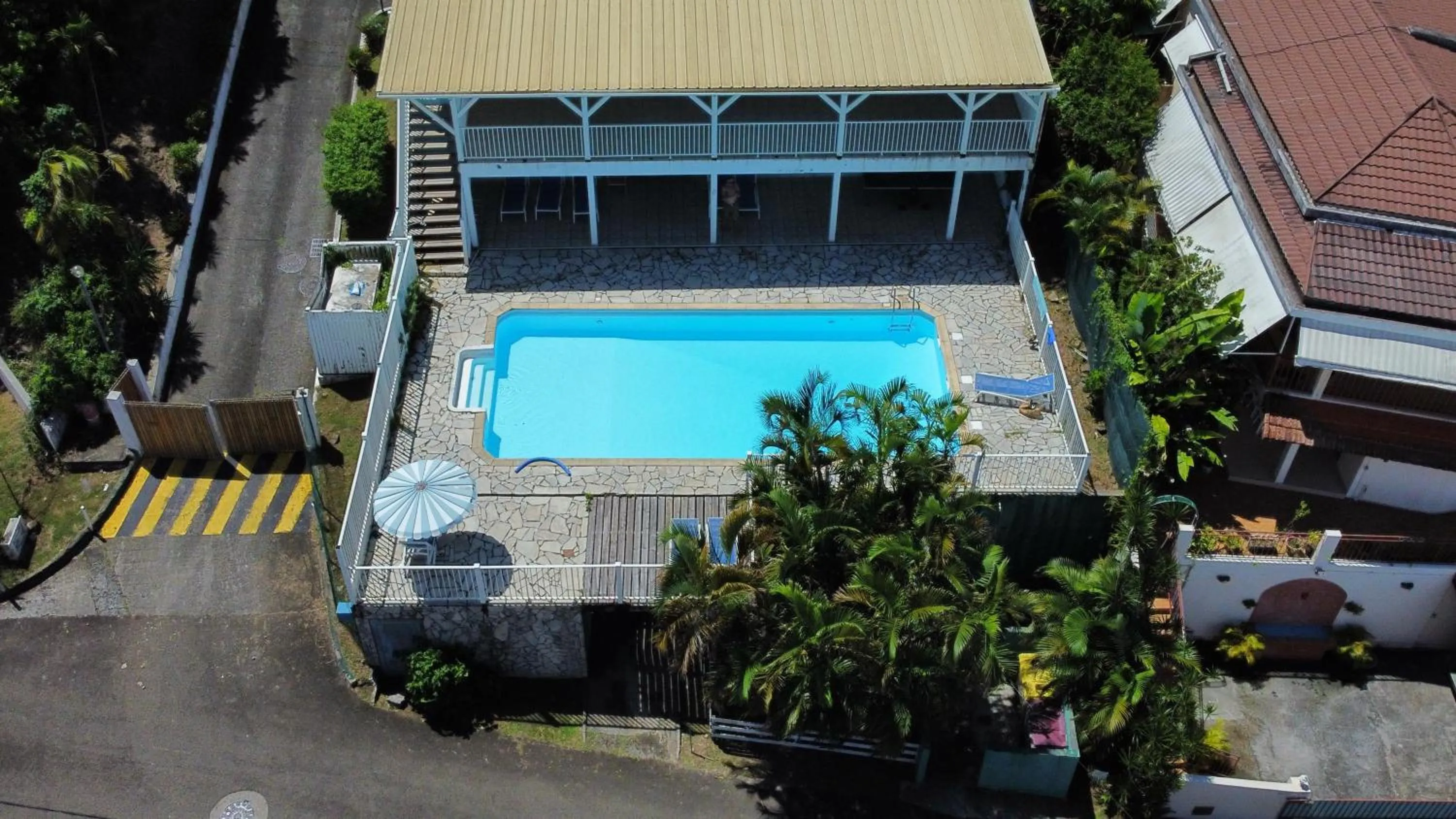 Property building in Le Voilier - Élégant studio avec piscine - vue sur mer et plage à proximité