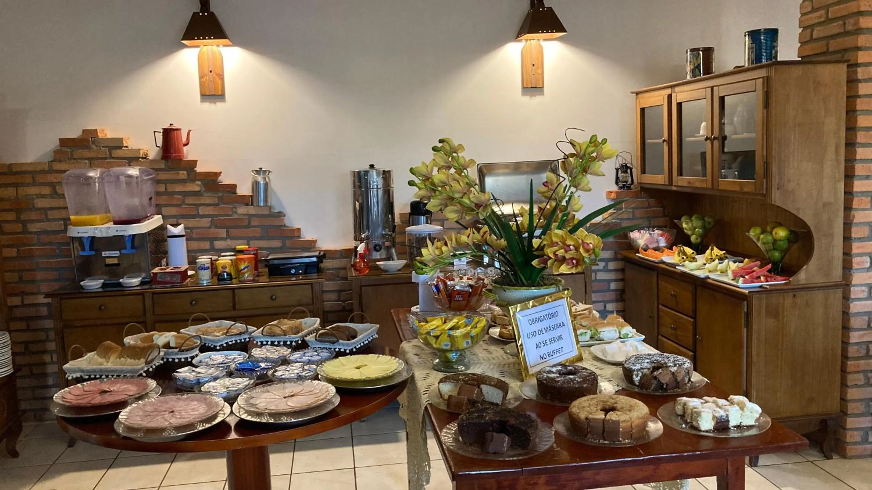 Buffet breakfast in Hotel Senador Distributed by Ameris - Quedas do Iguaçu - Paraná