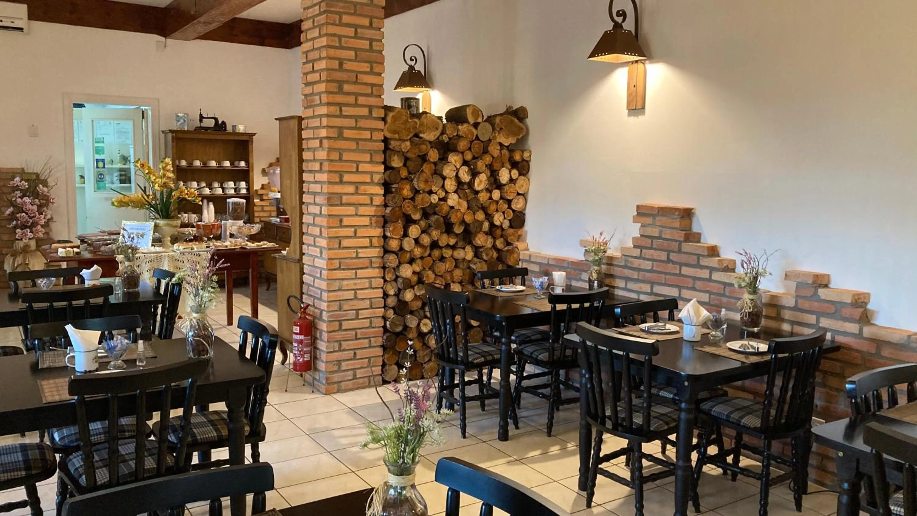 Restaurant/places to eat in Hotel Senador Distributed by Ameris - Quedas do Iguaçu - Paraná