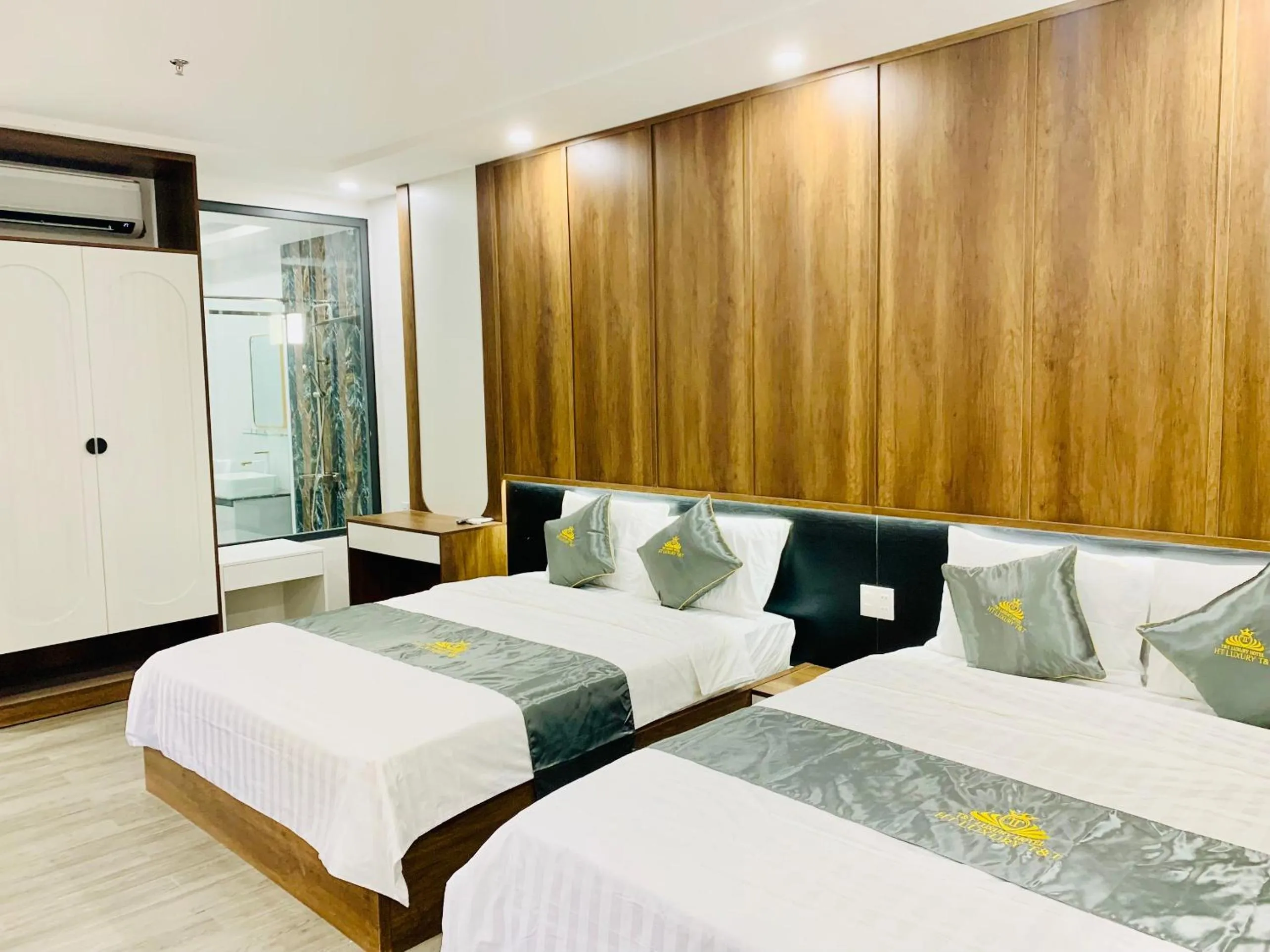 Bed in T&T Luxury Hotel