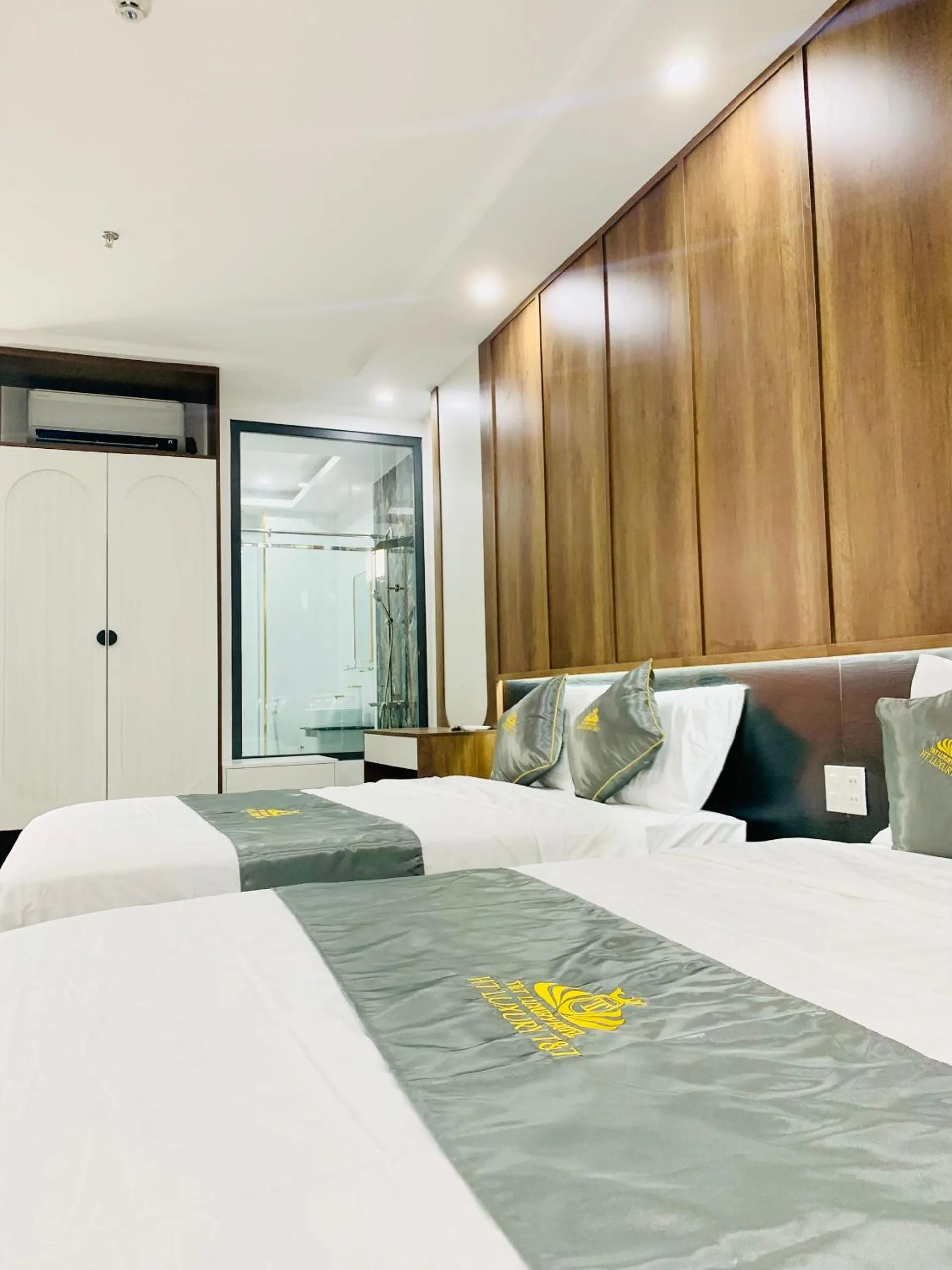 Bed in T&T Luxury Hotel