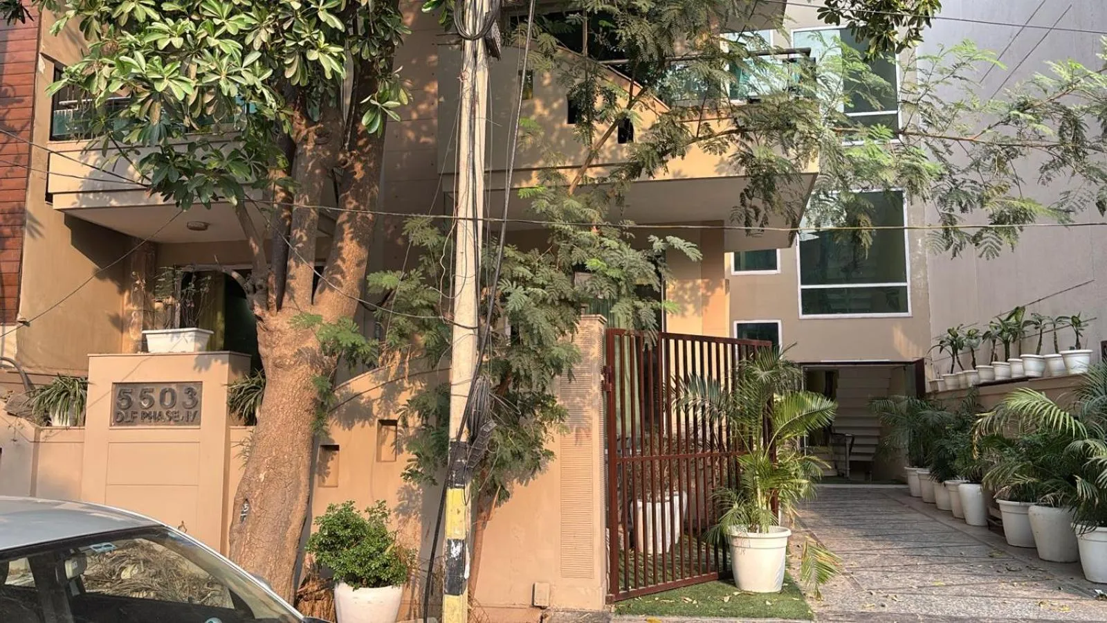 Property building in Posh Suites - Golf Course Road