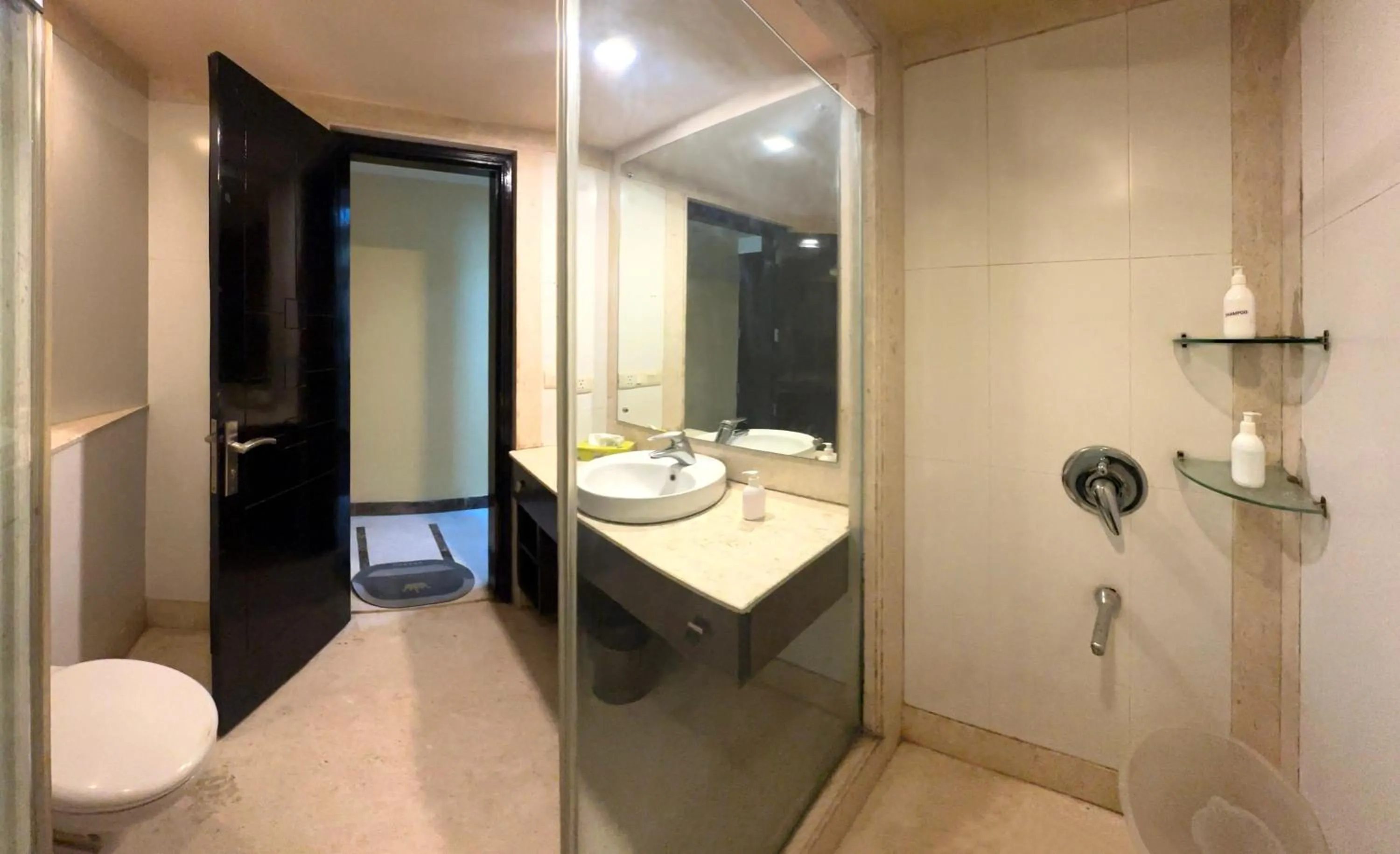 Bathroom in Posh Suites - Golf Course Road