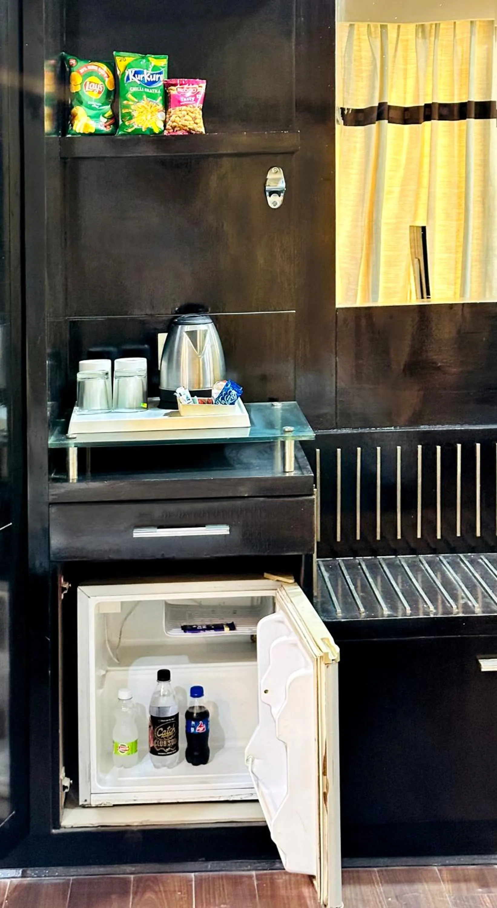 minibar in Posh Suites - Golf Course Road