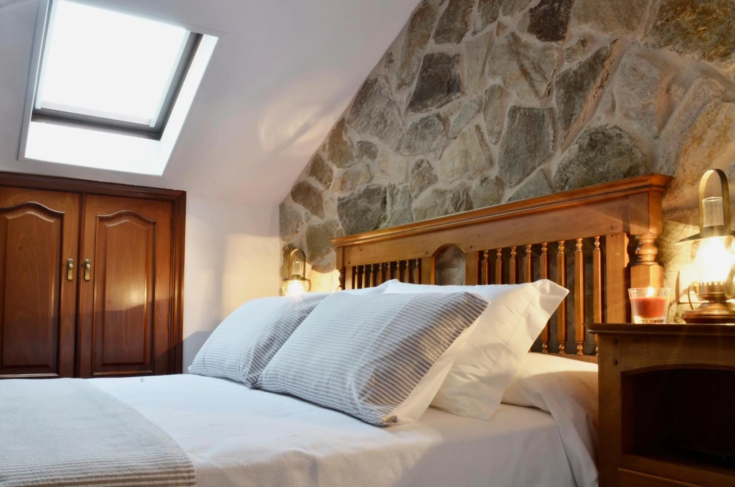 Decorative detail, Bed in Sete Artes by Como en Casa