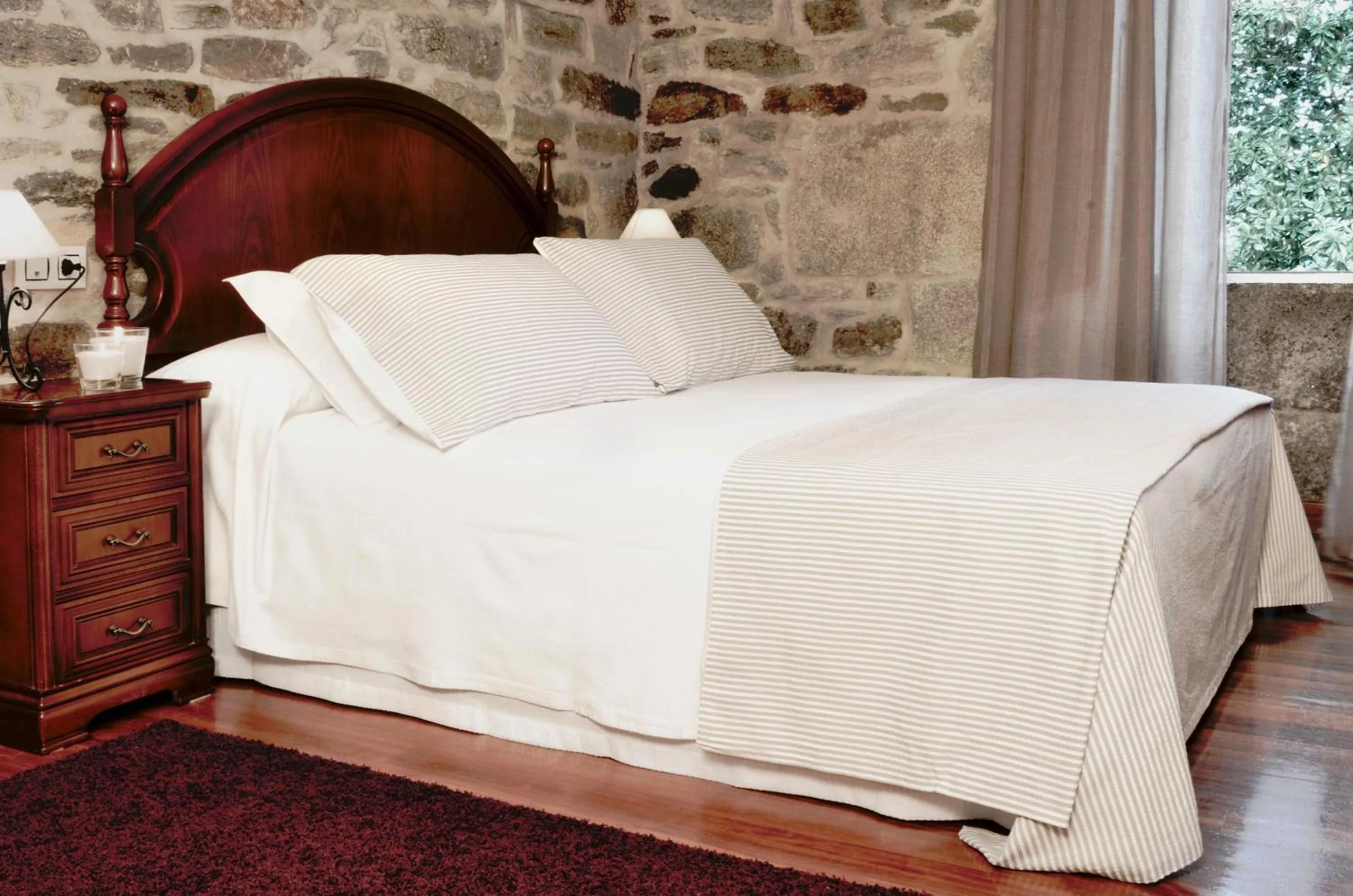 Bed in Sete Artes by Como en Casa