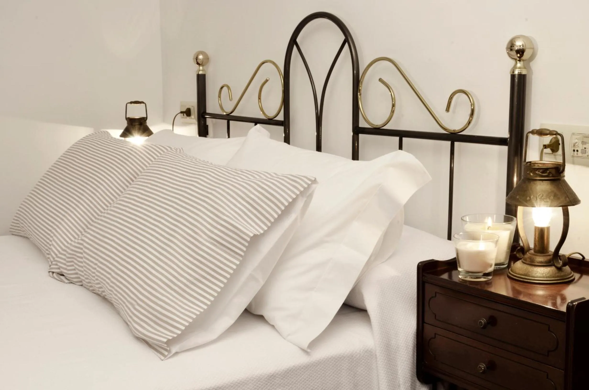 Decorative detail, Bed in Sete Artes by Como en Casa