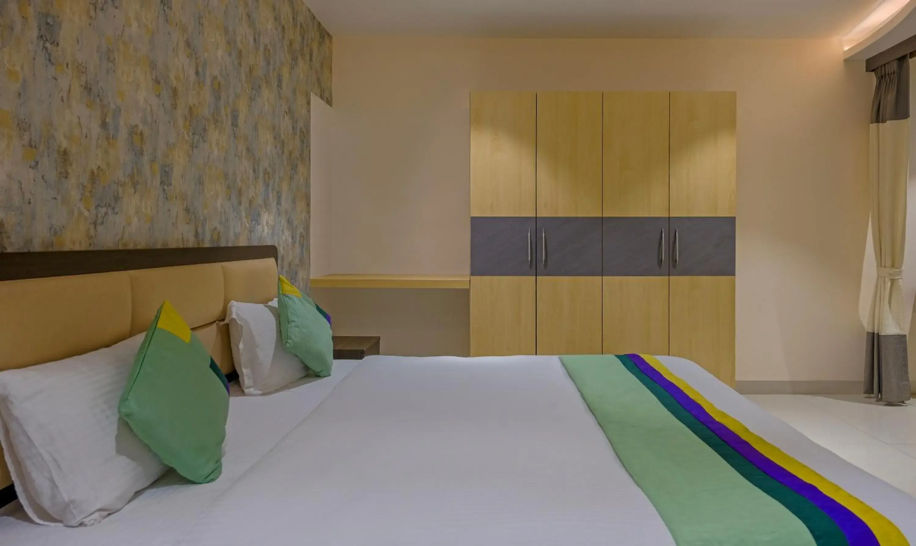 Bed in Treebo Su Casa Grand Bed in Treebo Su Casa Grand