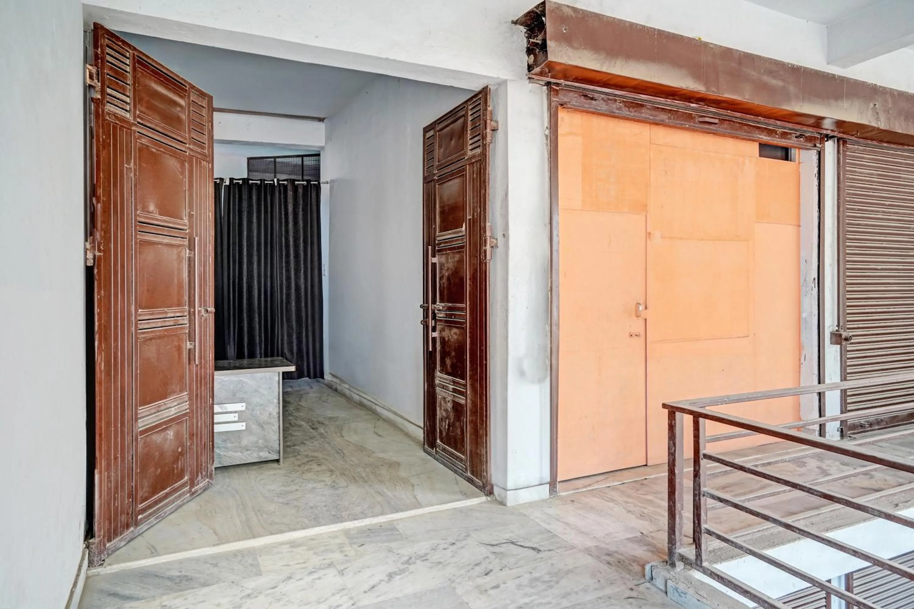 Facade/entrance in Hotel O by OYO Rudhra