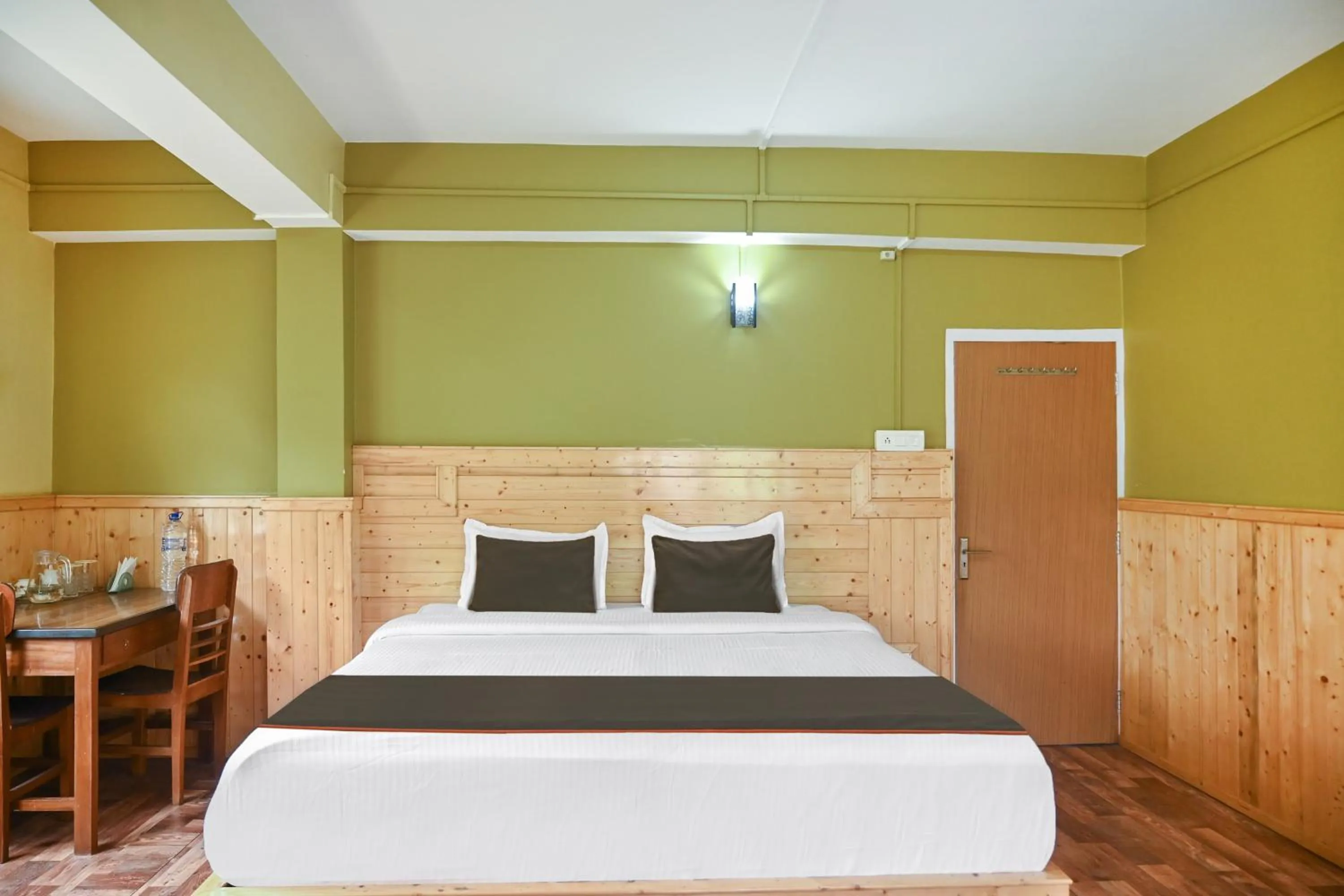 Facade/entrance, Bed in Hotel O Kaizen Residency