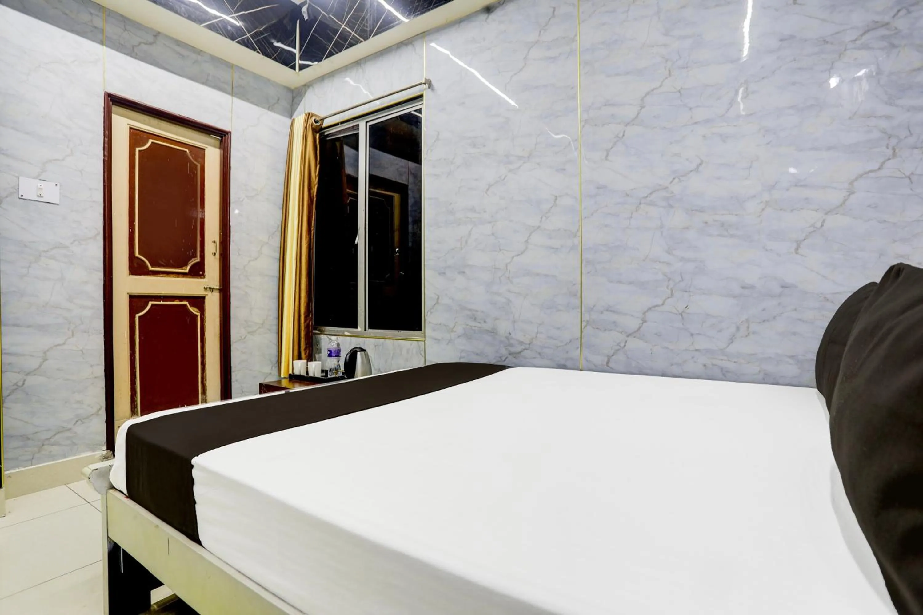 Bedroom, Bed in Spot On Sri Balaji