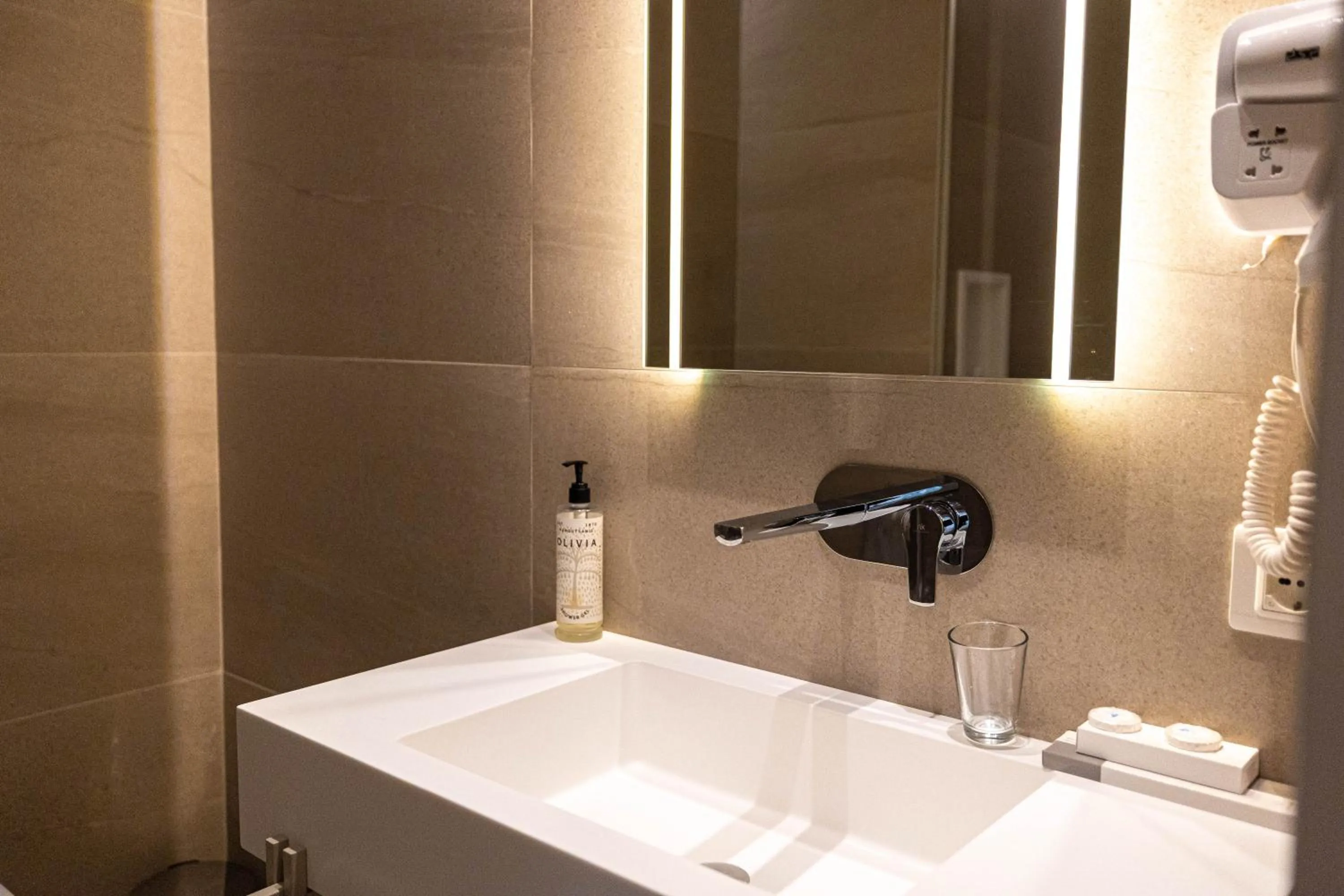 Bathroom in Navy Hotel