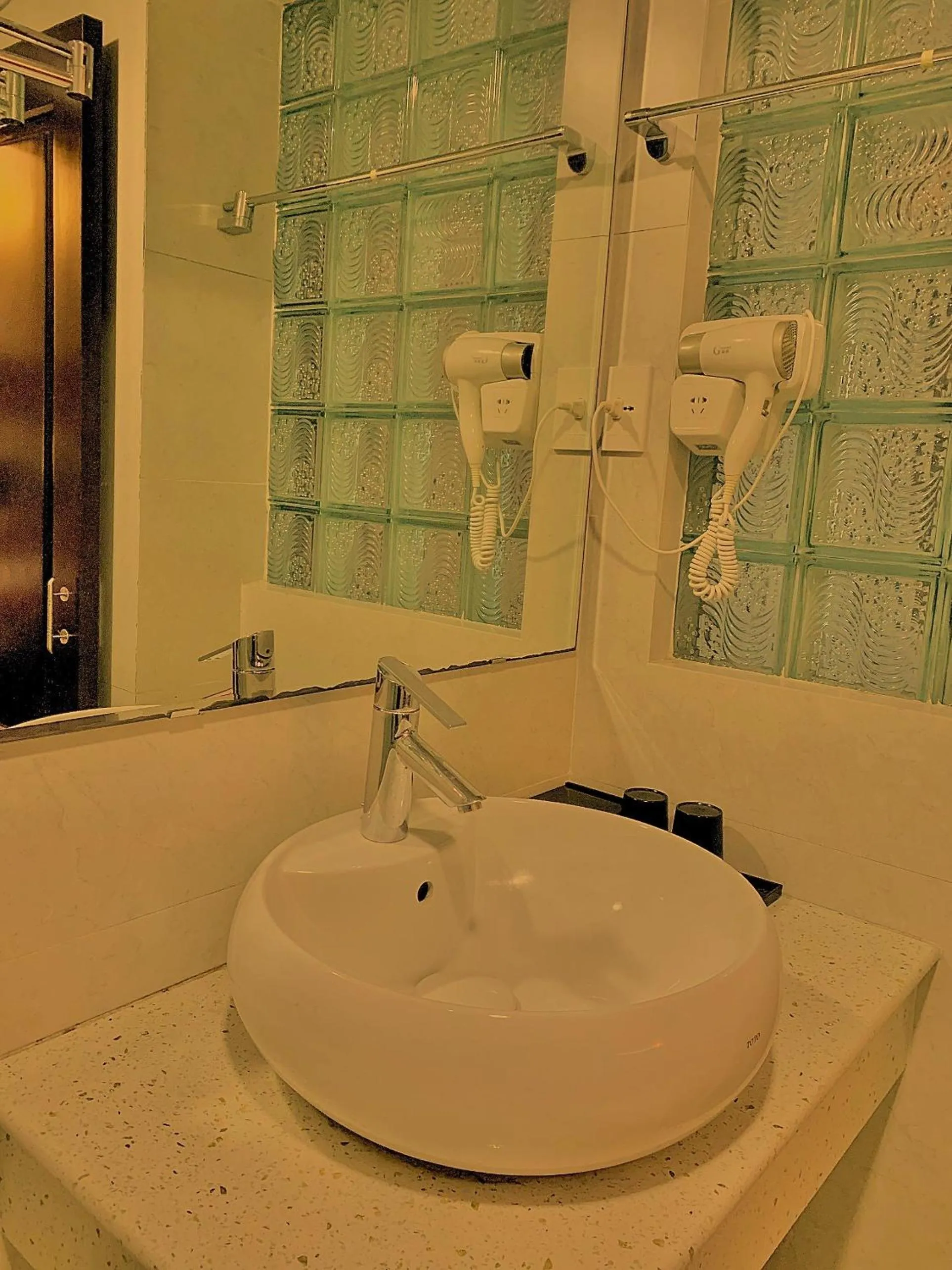 Shower in Sen Hotel Hạ Long