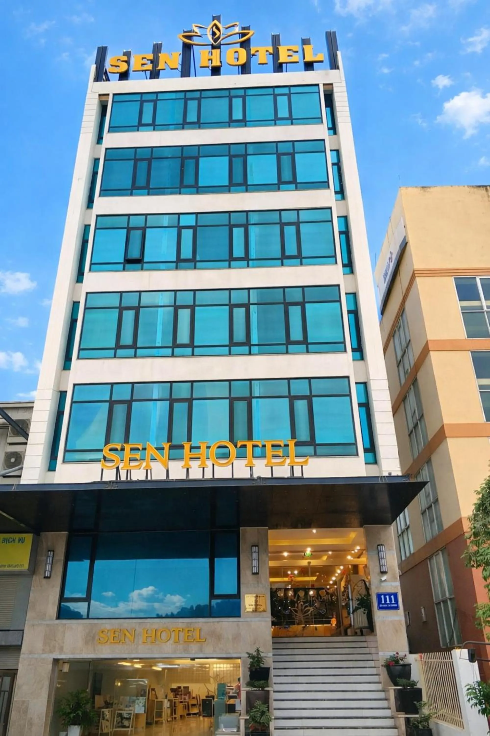 Property building in Sen Hotel Hạ Long