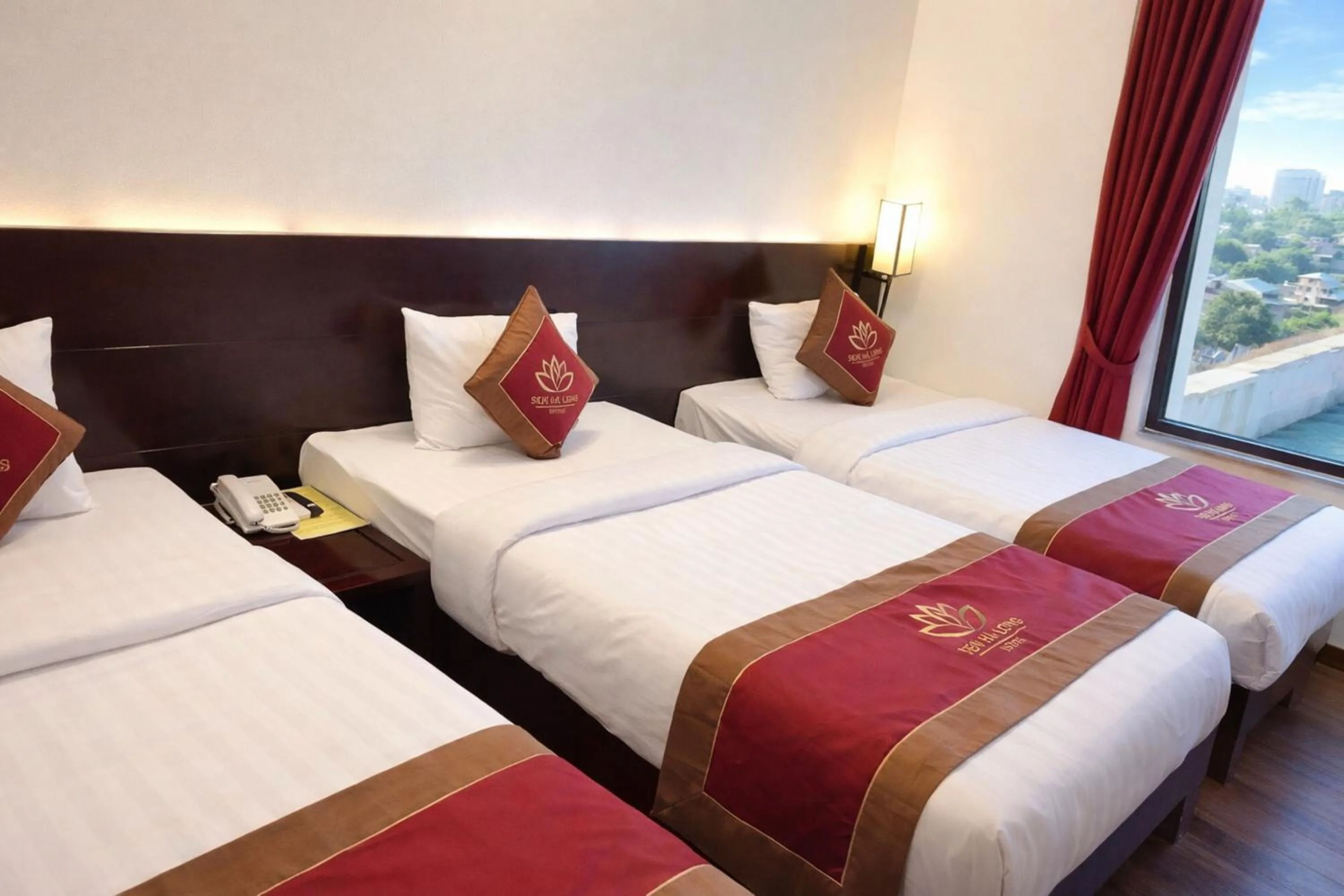 Photo of the whole room, Bed in Sen Hotel Hạ Long