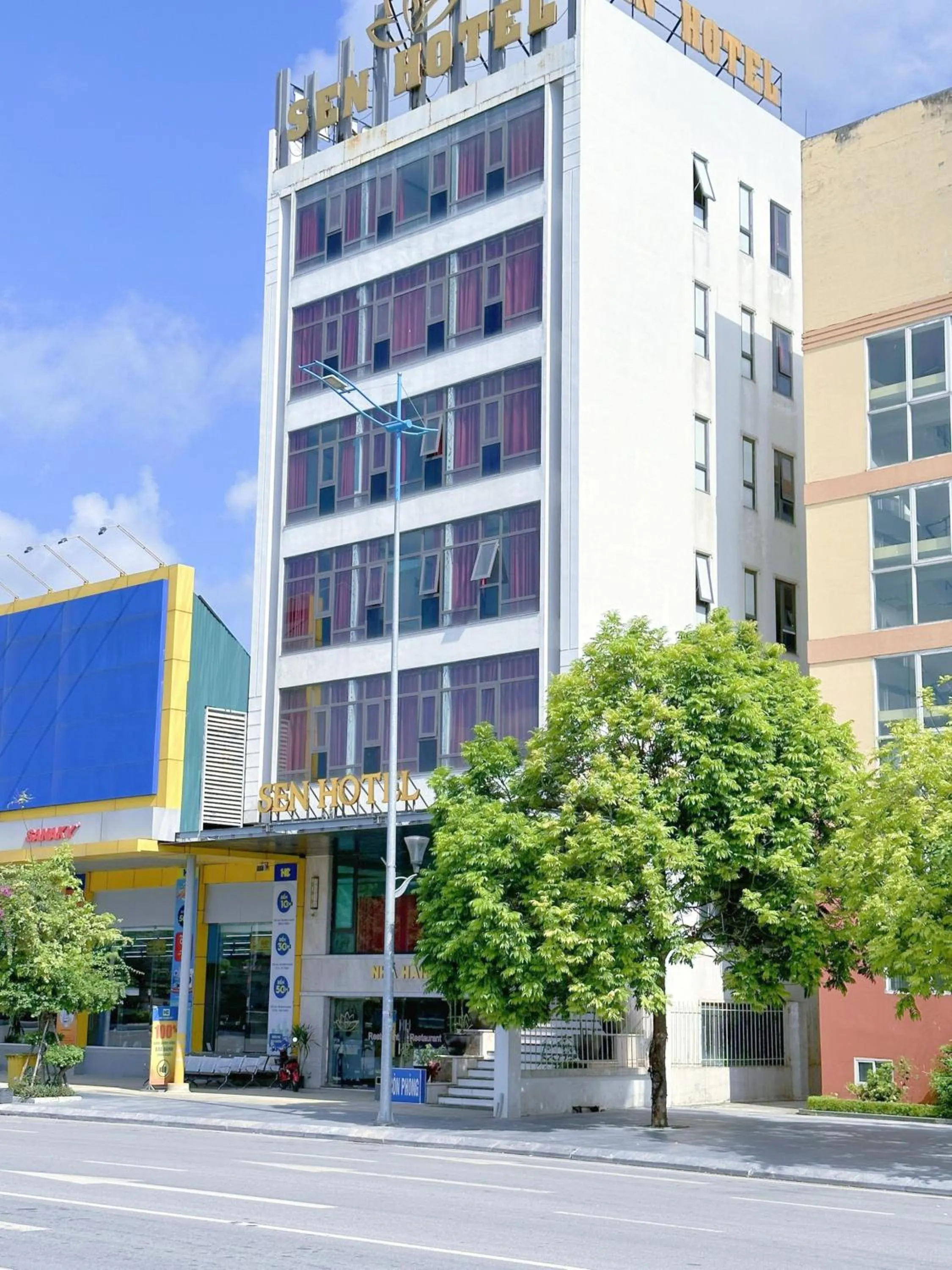 Property building in Sen Hotel Hạ Long
