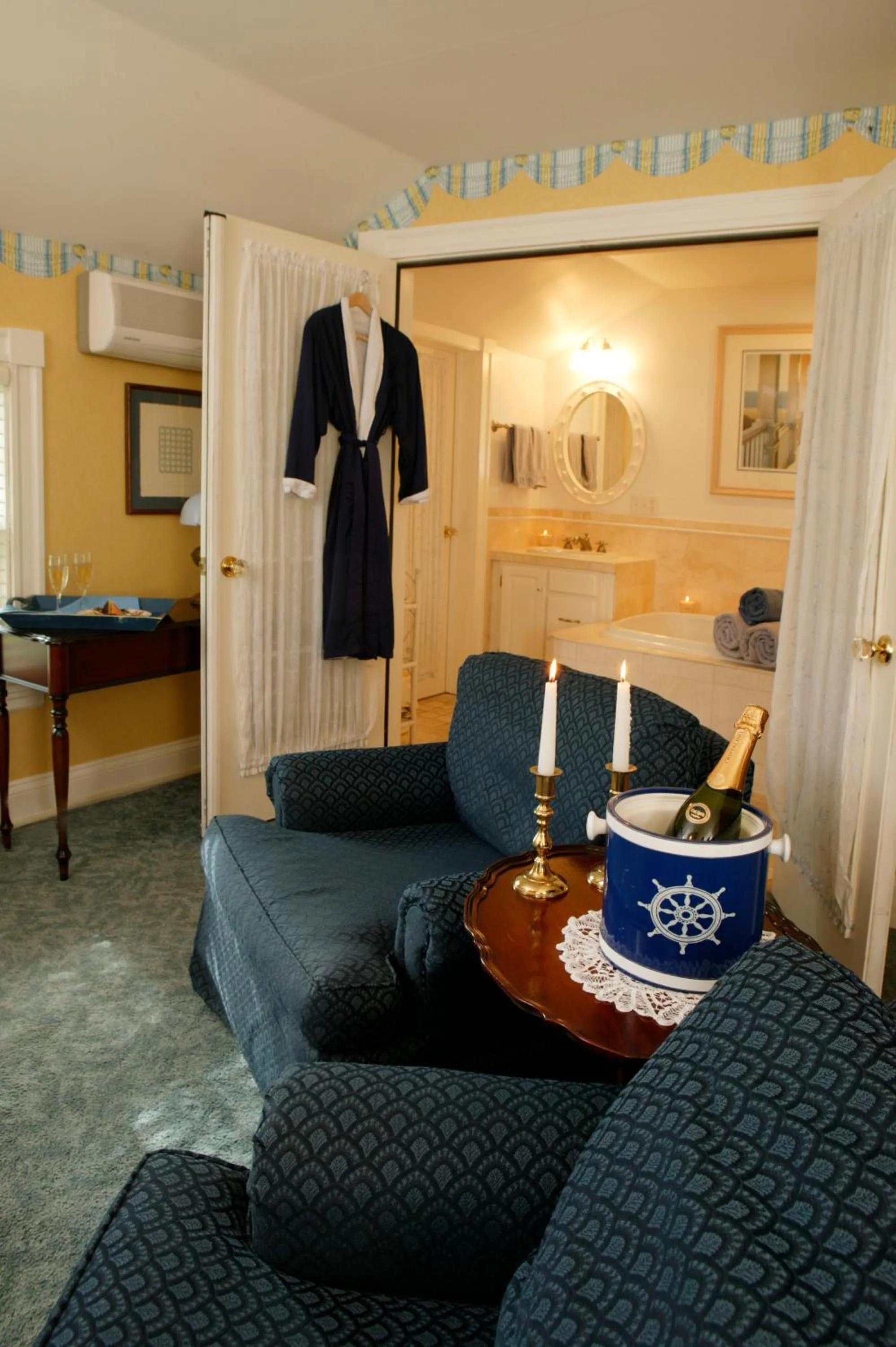 Seating area in Captain's House Inn