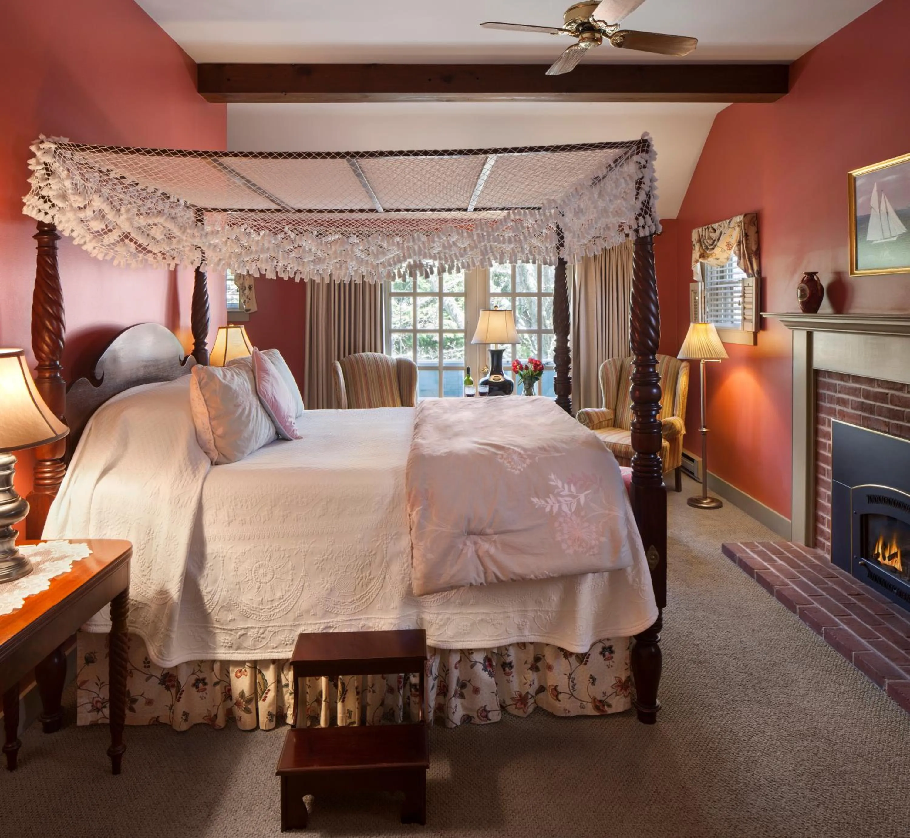 Bedroom, Bed in Captain's House Inn