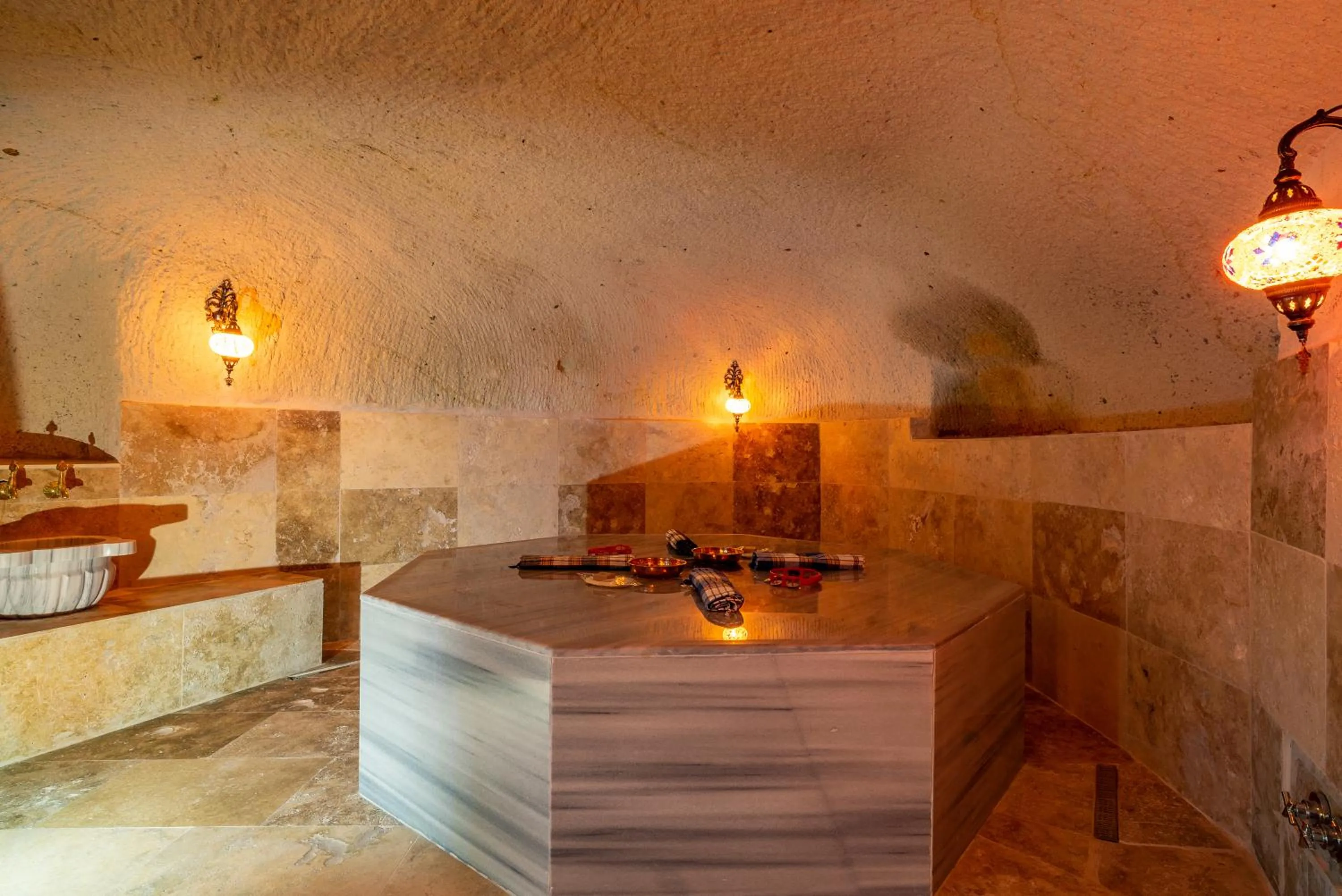 Shower in CAPPANAR CAVE HOTEL