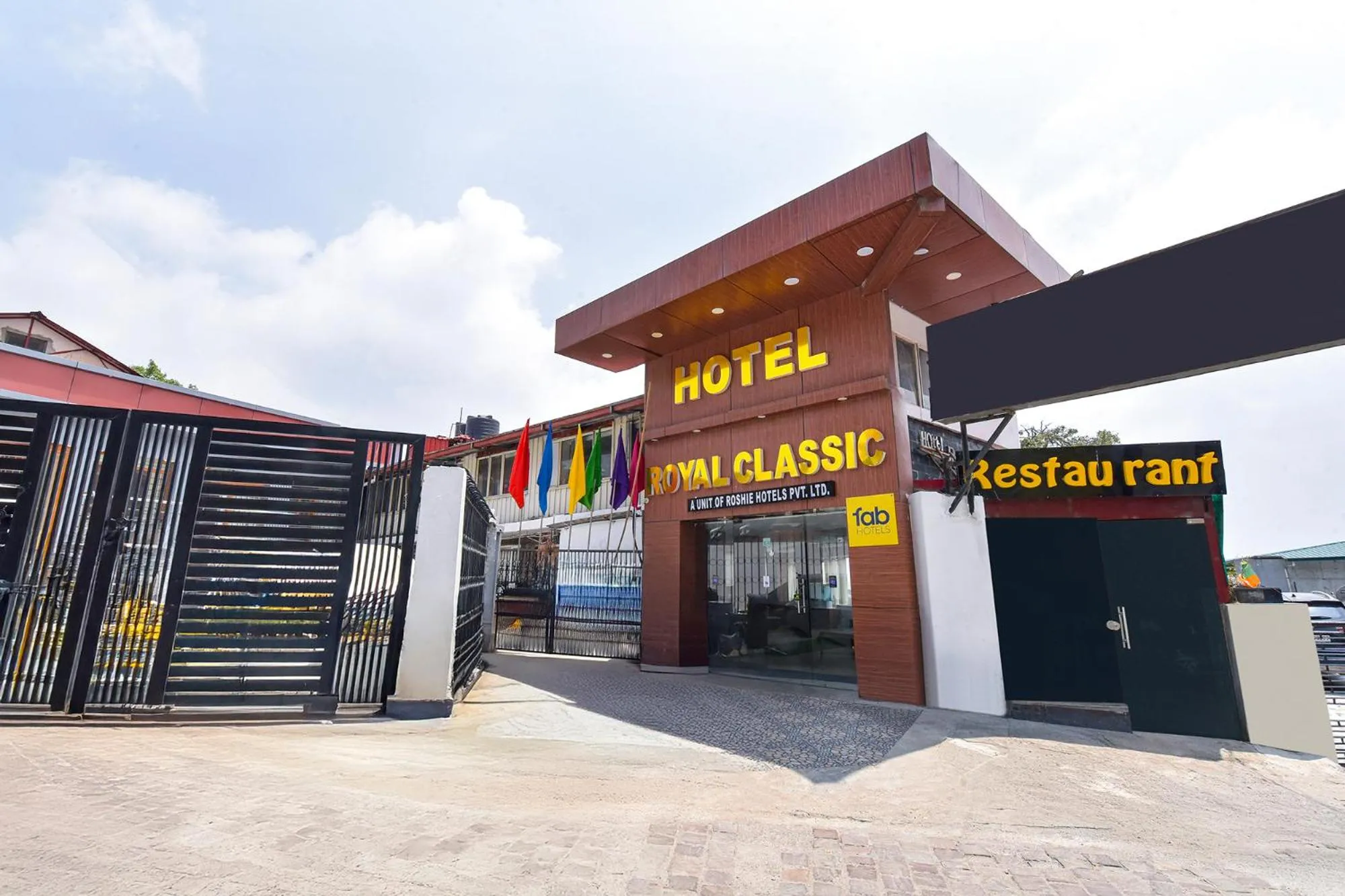 Property building in FabHotel Sikka Royal Classic - Mall road