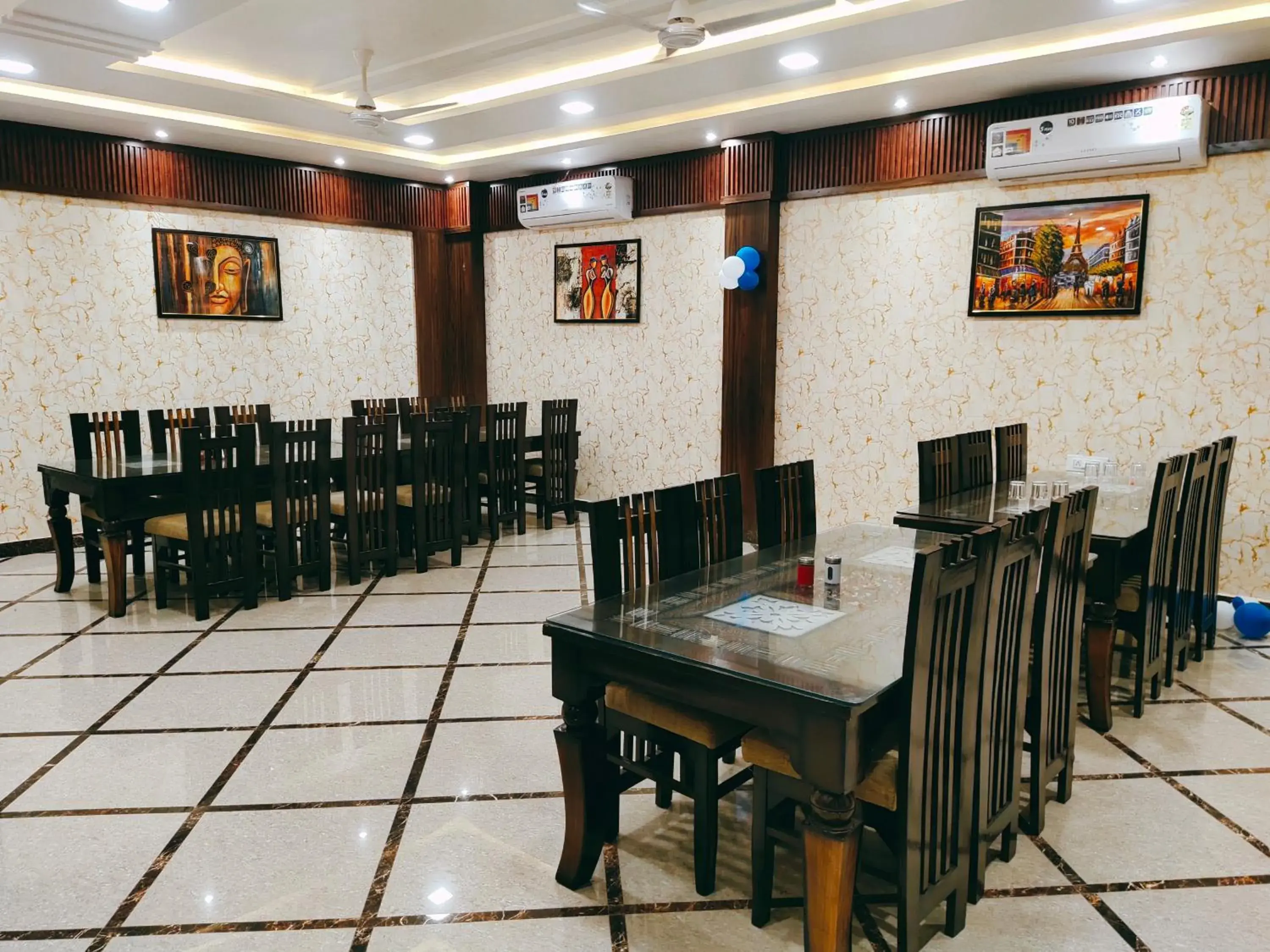 Restaurant/places to eat in Hotel The Shree Jee Palace Restaurant/places to eat in Hotel The Shree Jee Palace