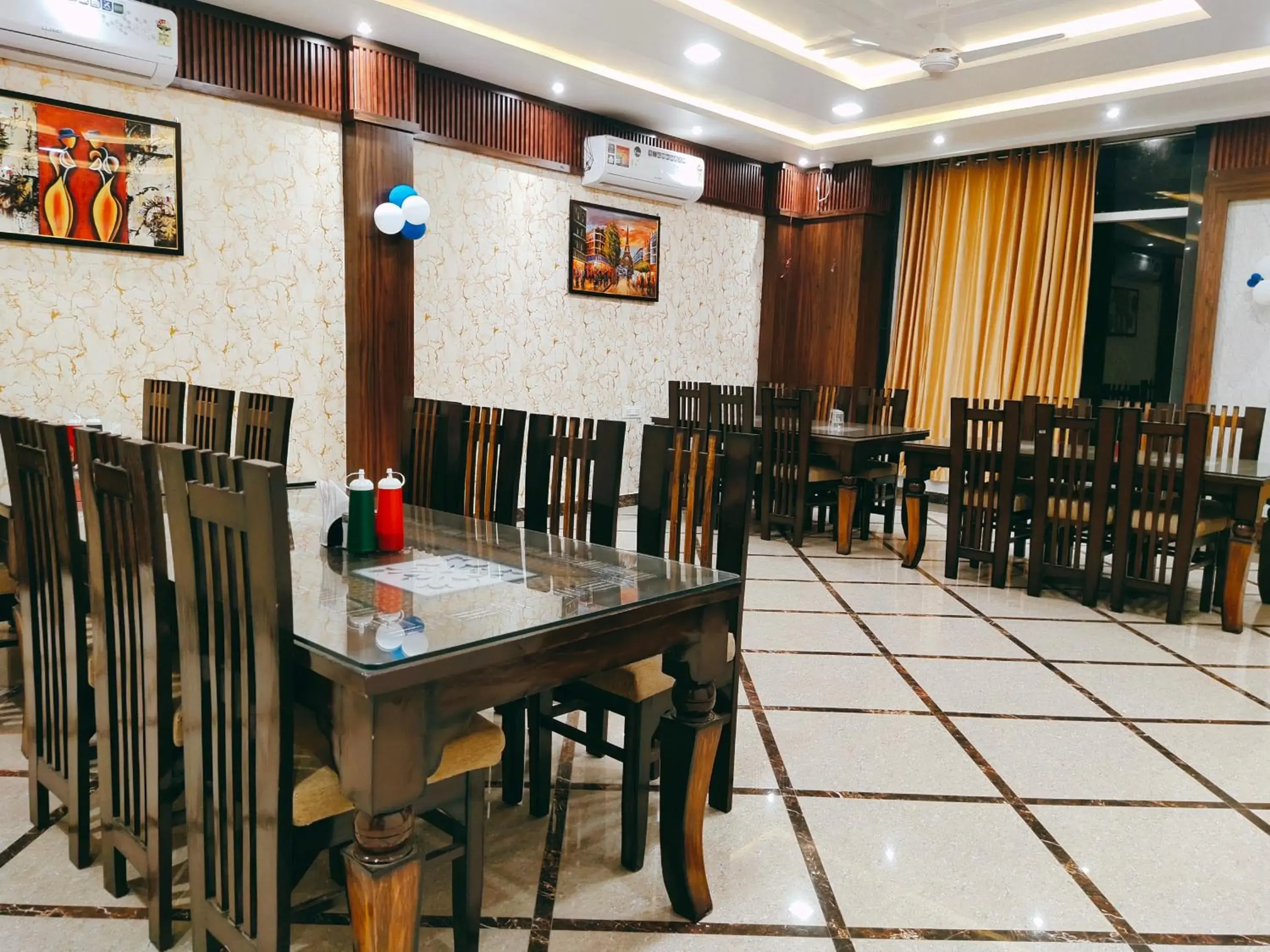 Restaurant/places to eat in Hotel The Shree Jee Palace Restaurant/places to eat in Hotel The Shree Jee Palace