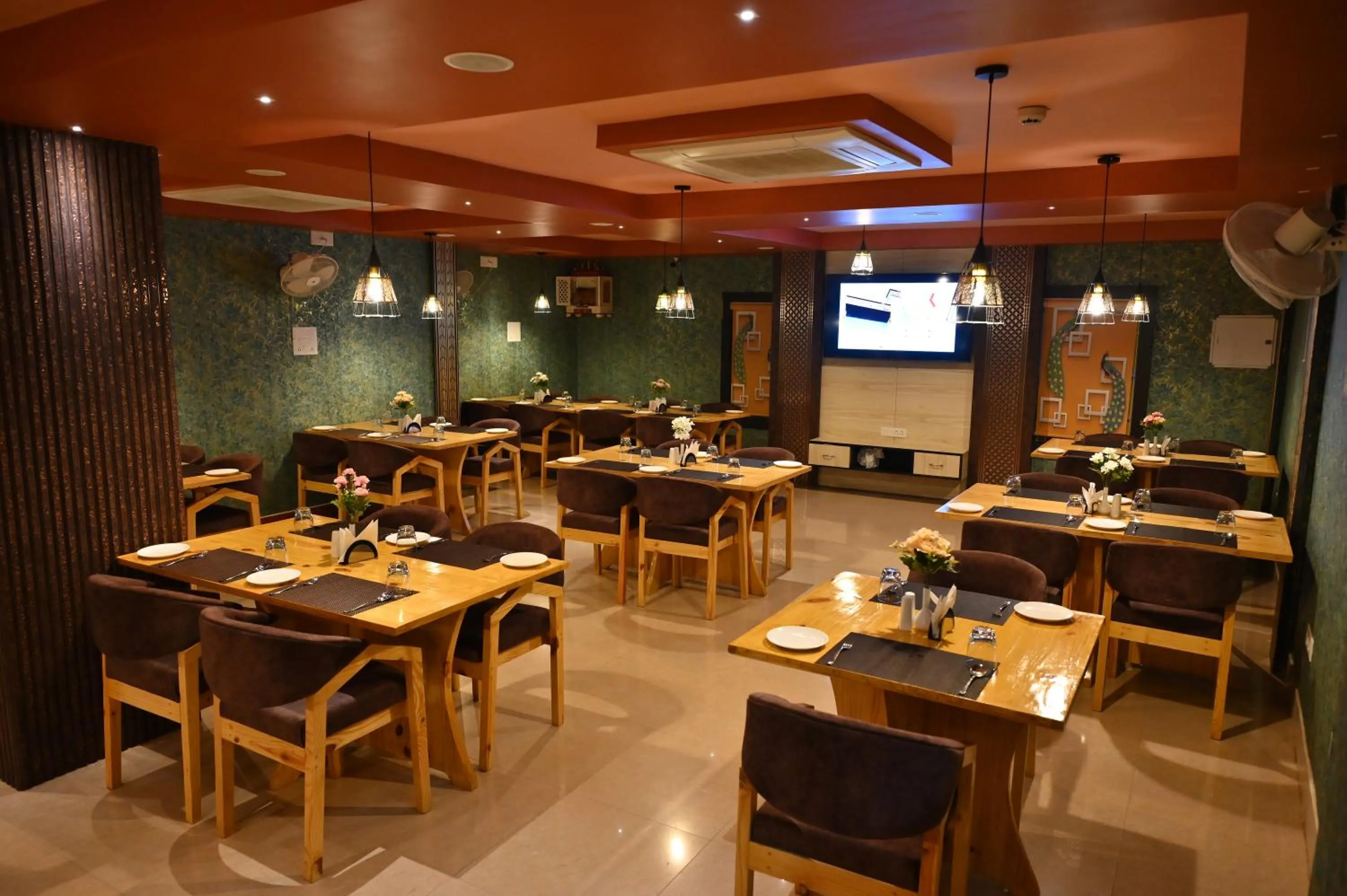 Restaurant/places to eat in karisma premium