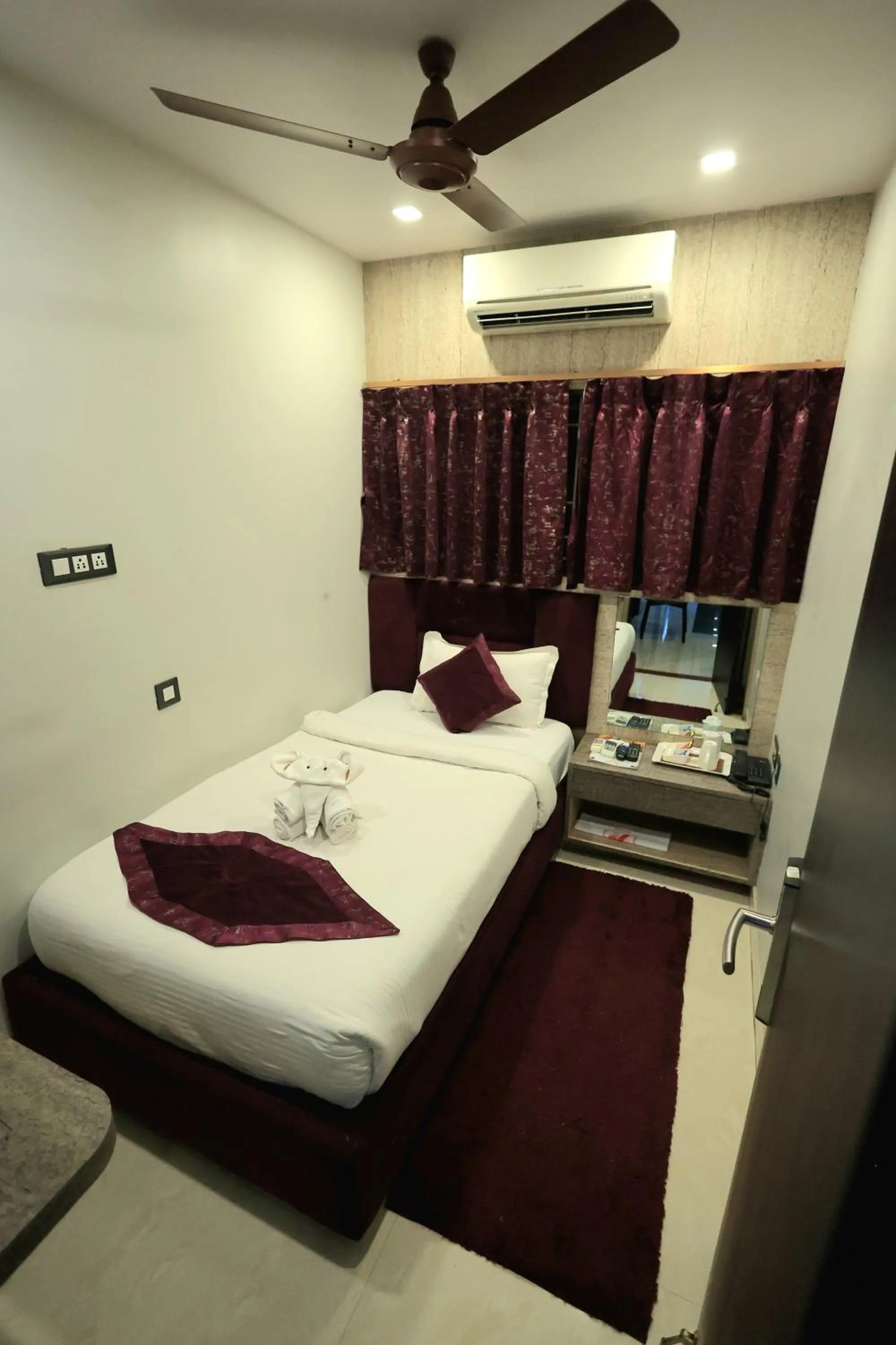 Bedroom, Bed in karisma premium