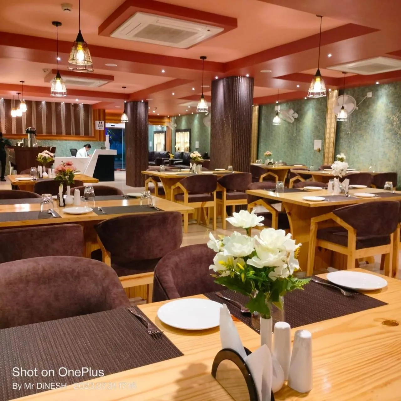 Restaurant/places to eat in karisma premium